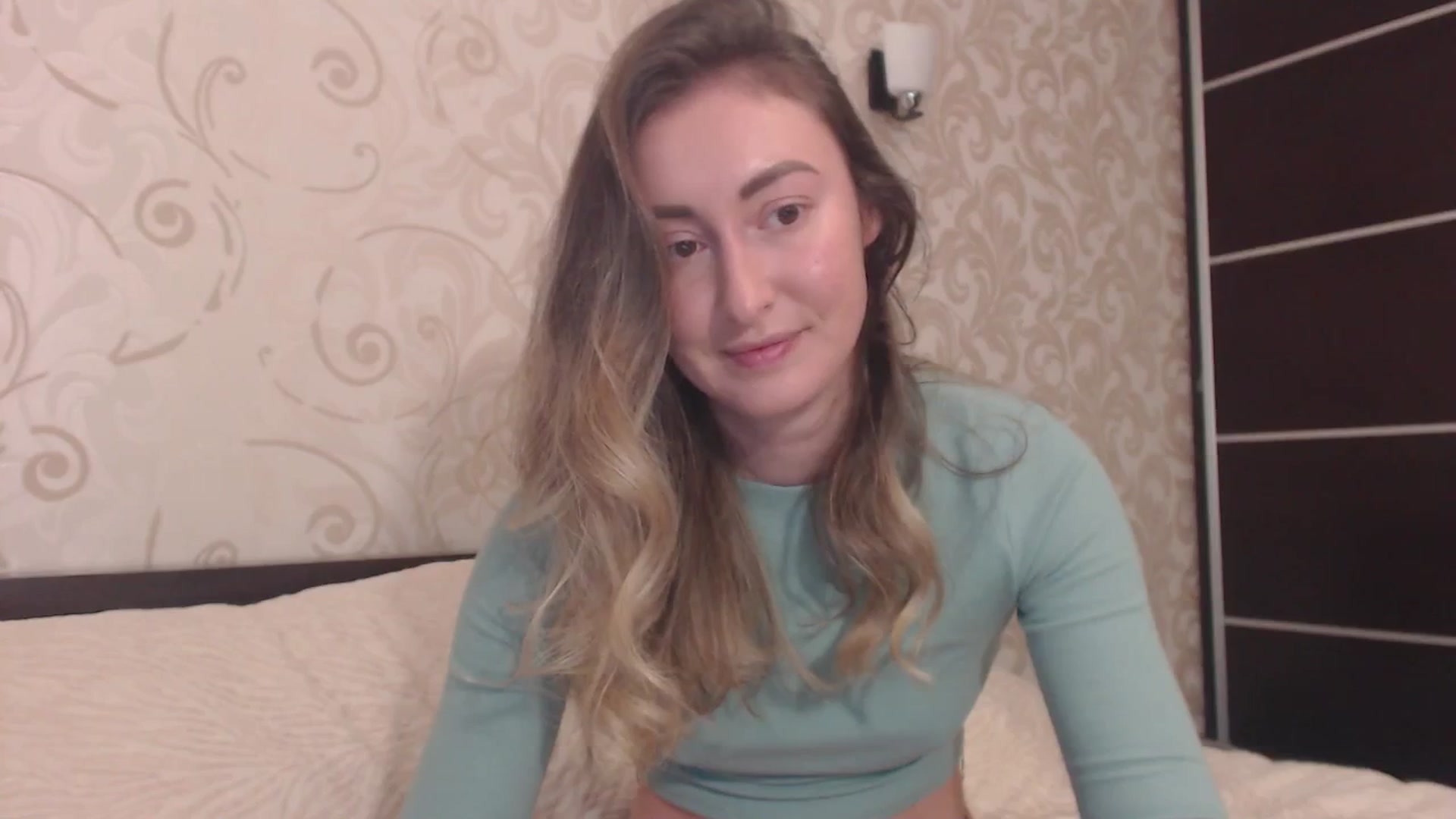 Gallery image thumbnail from Veronica_4u's myfreecams stream on, 04/14/2025, 16:27 image 18 of 20