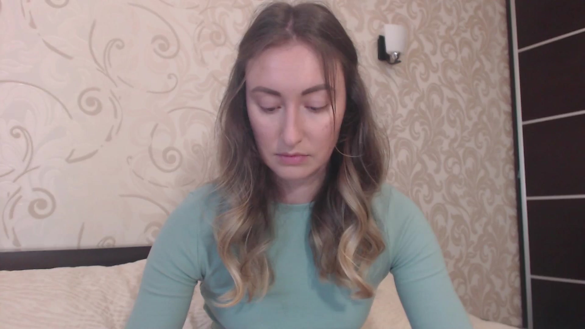 Gallery image thumbnail from Veronica_4u's myfreecams stream on, 04/14/2025, 16:27 image 3 of 20