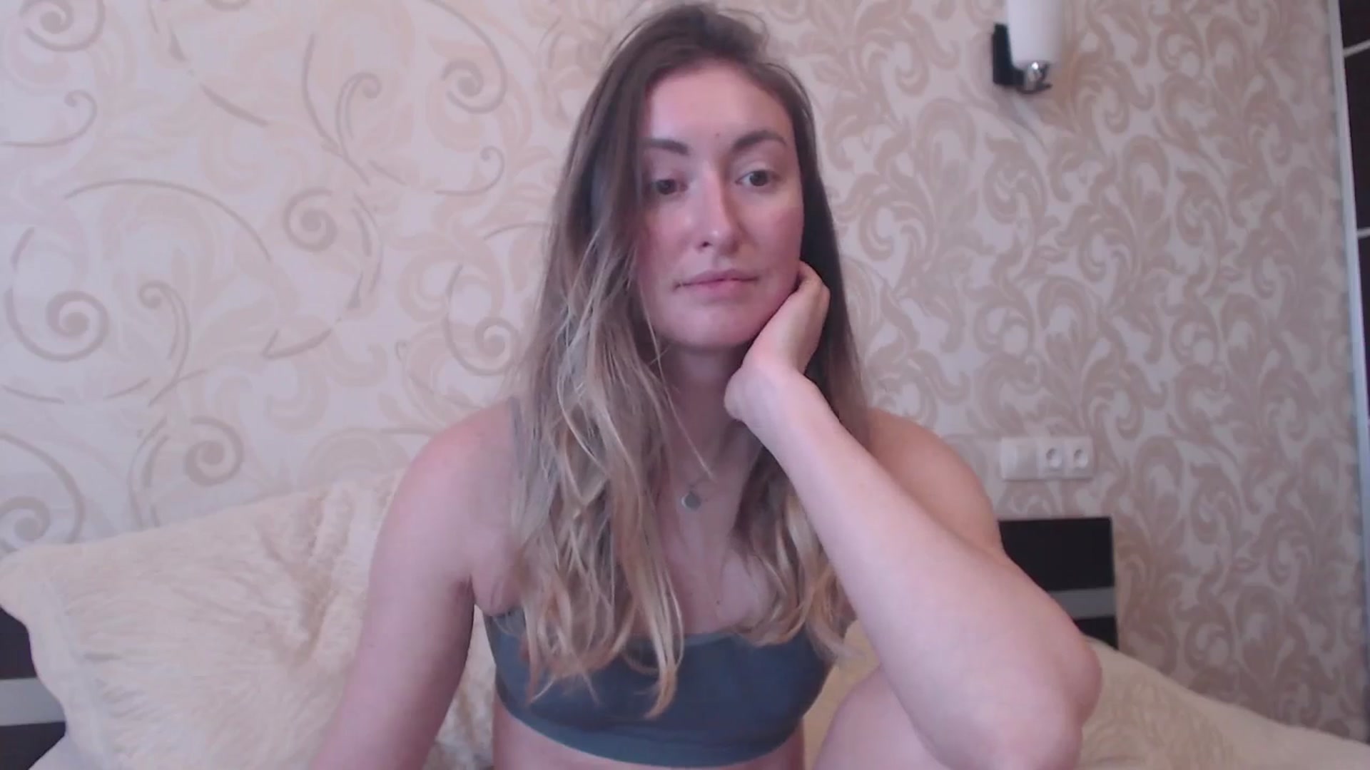 Gallery image thumbnail from Veronica_4u's myfreecams stream on, 04/18/2025, 15:56 image 2 of 20