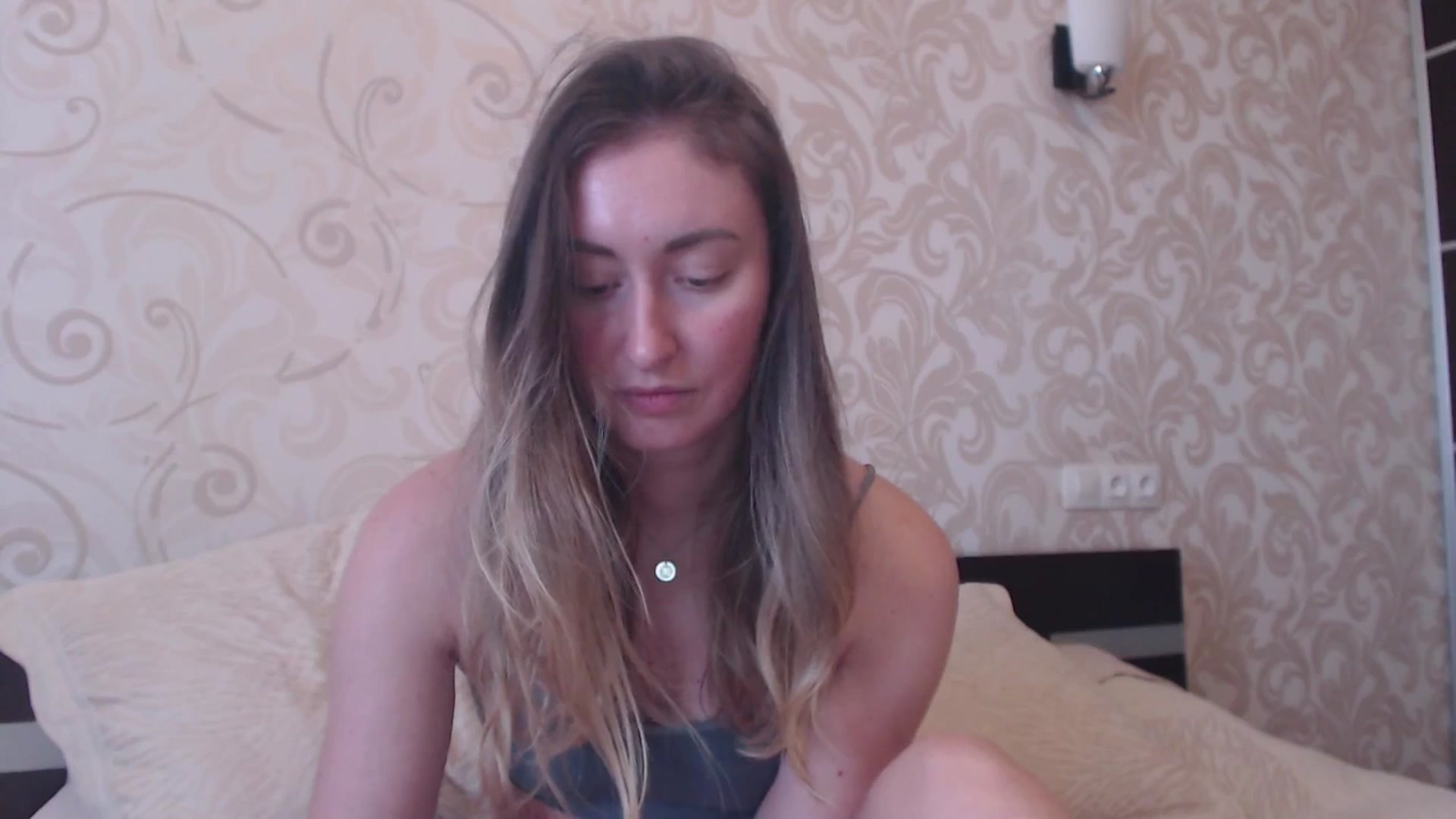 Gallery image thumbnail from Veronica_4u's myfreecams stream on, 04/18/2025, 15:56 image 4 of 20