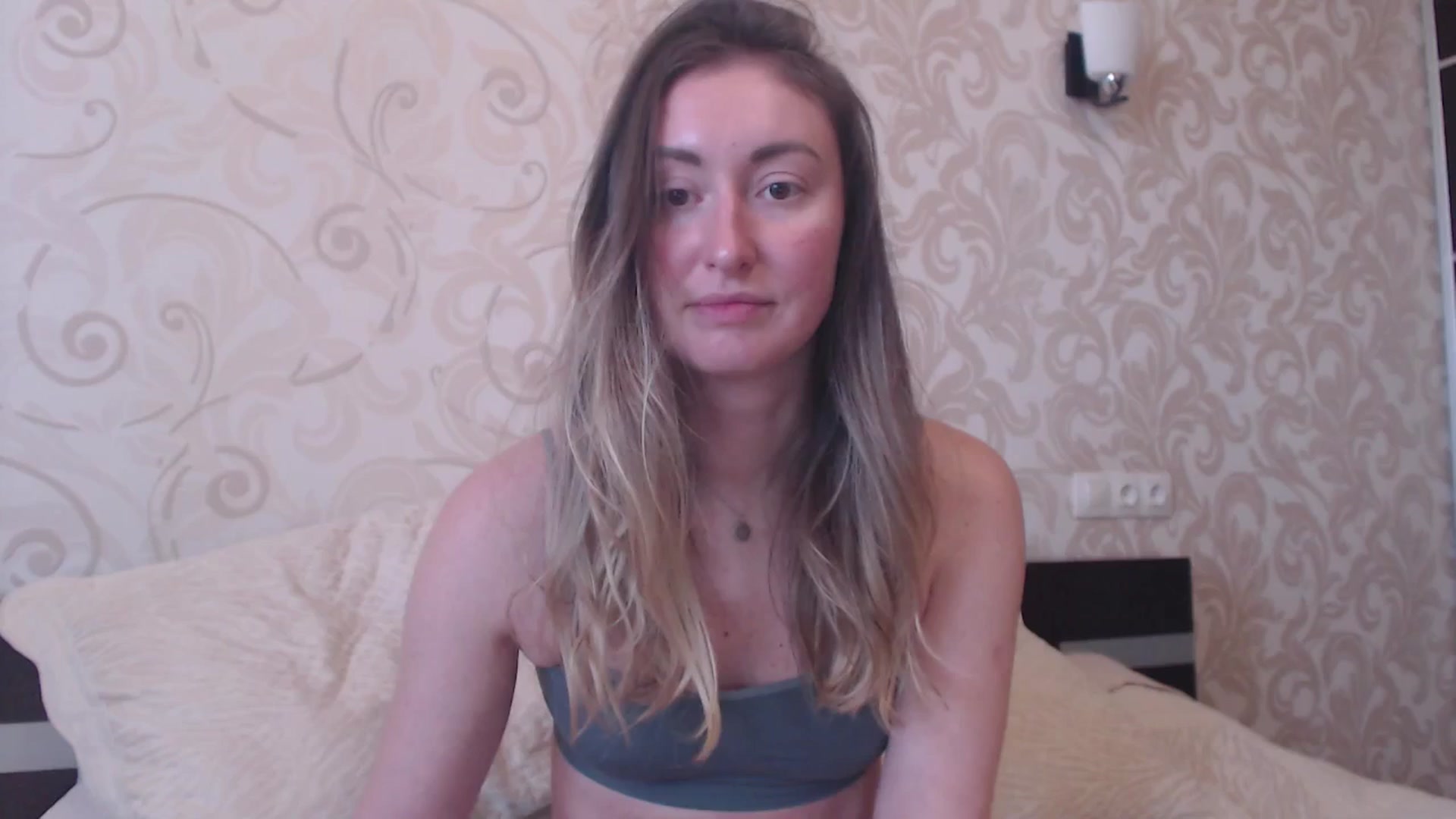 Gallery image thumbnail from Veronica_4u's myfreecams stream on, 04/18/2025, 15:56 image 1 of 20