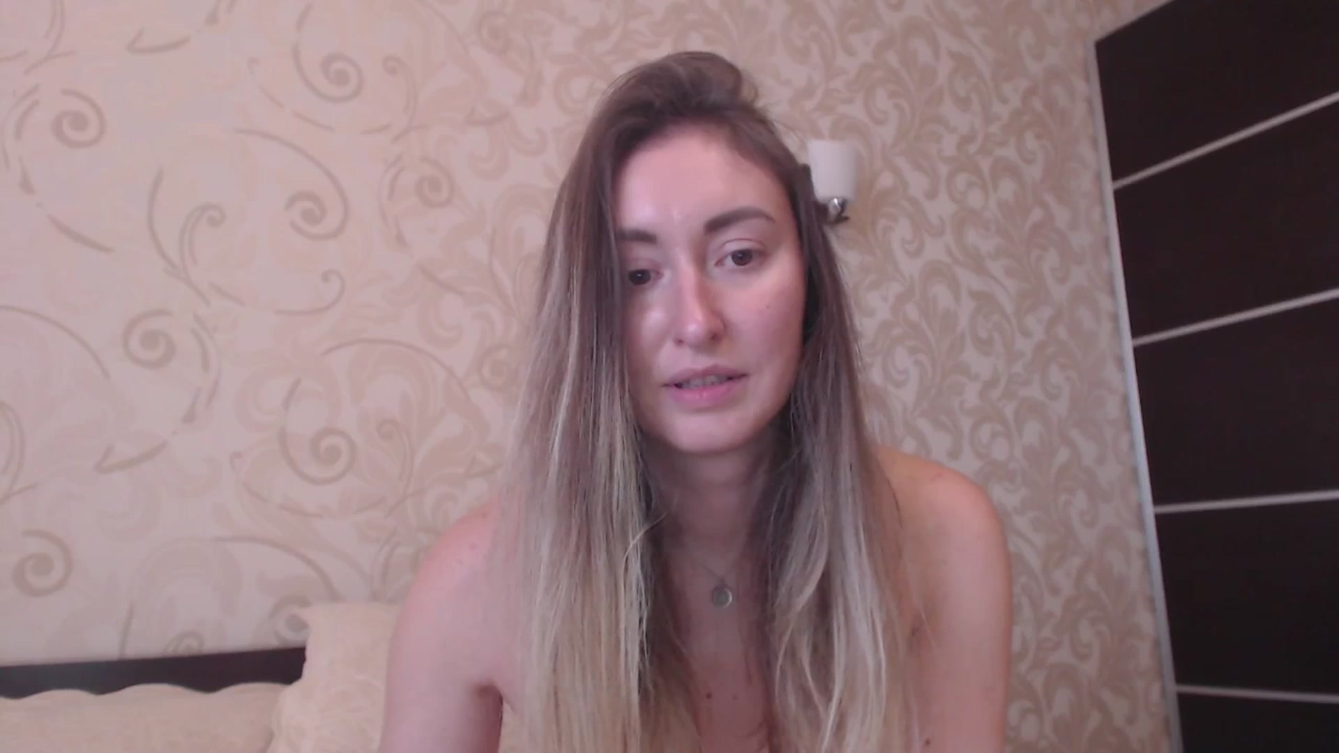 Gallery image thumbnail from Veronica_4u's myfreecams stream on, 04/20/2025, 11:12 image 13 of 20