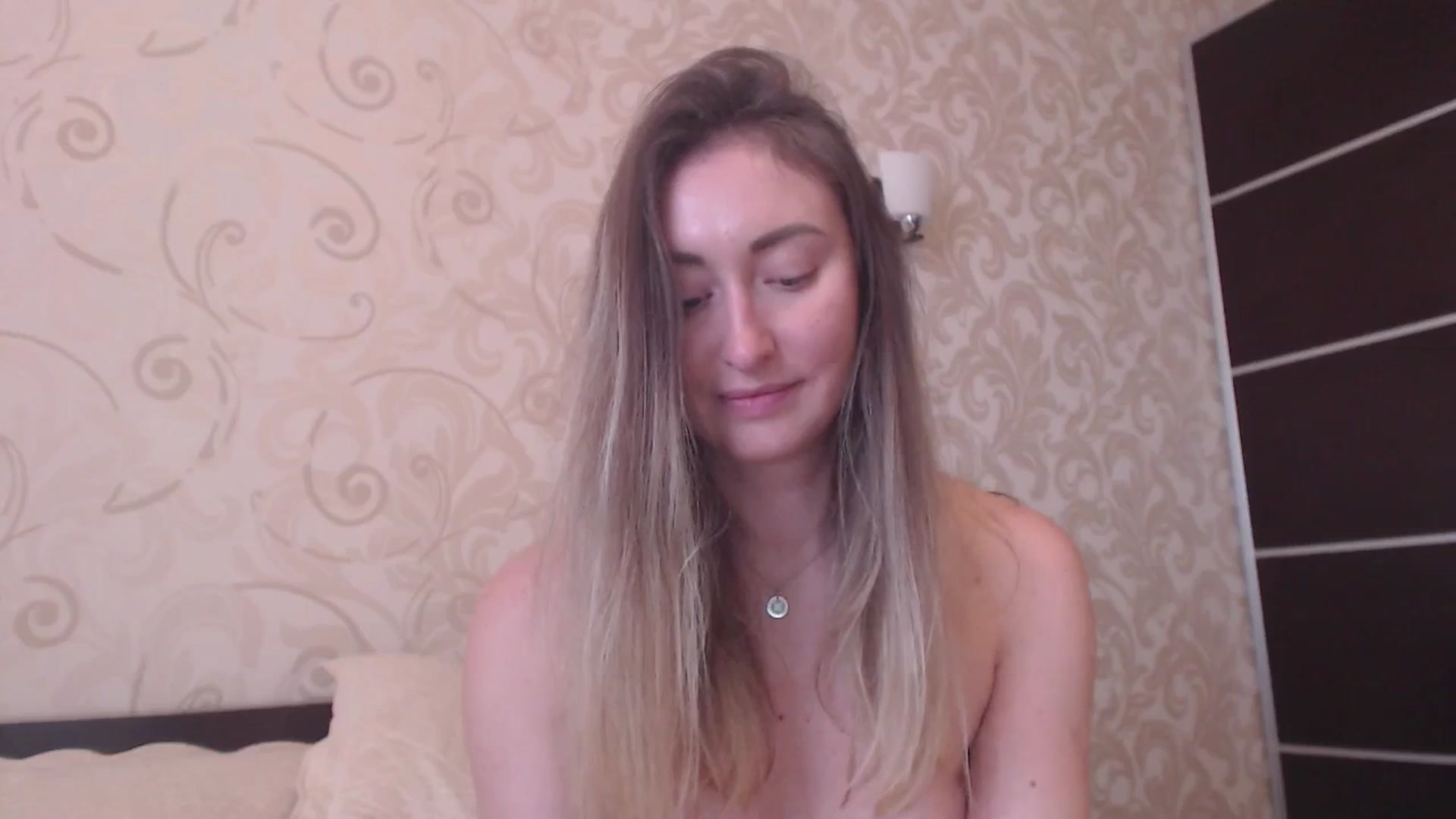 Gallery image thumbnail from Veronica_4u's myfreecams stream on, 04/20/2025, 11:12 image 14 of 20