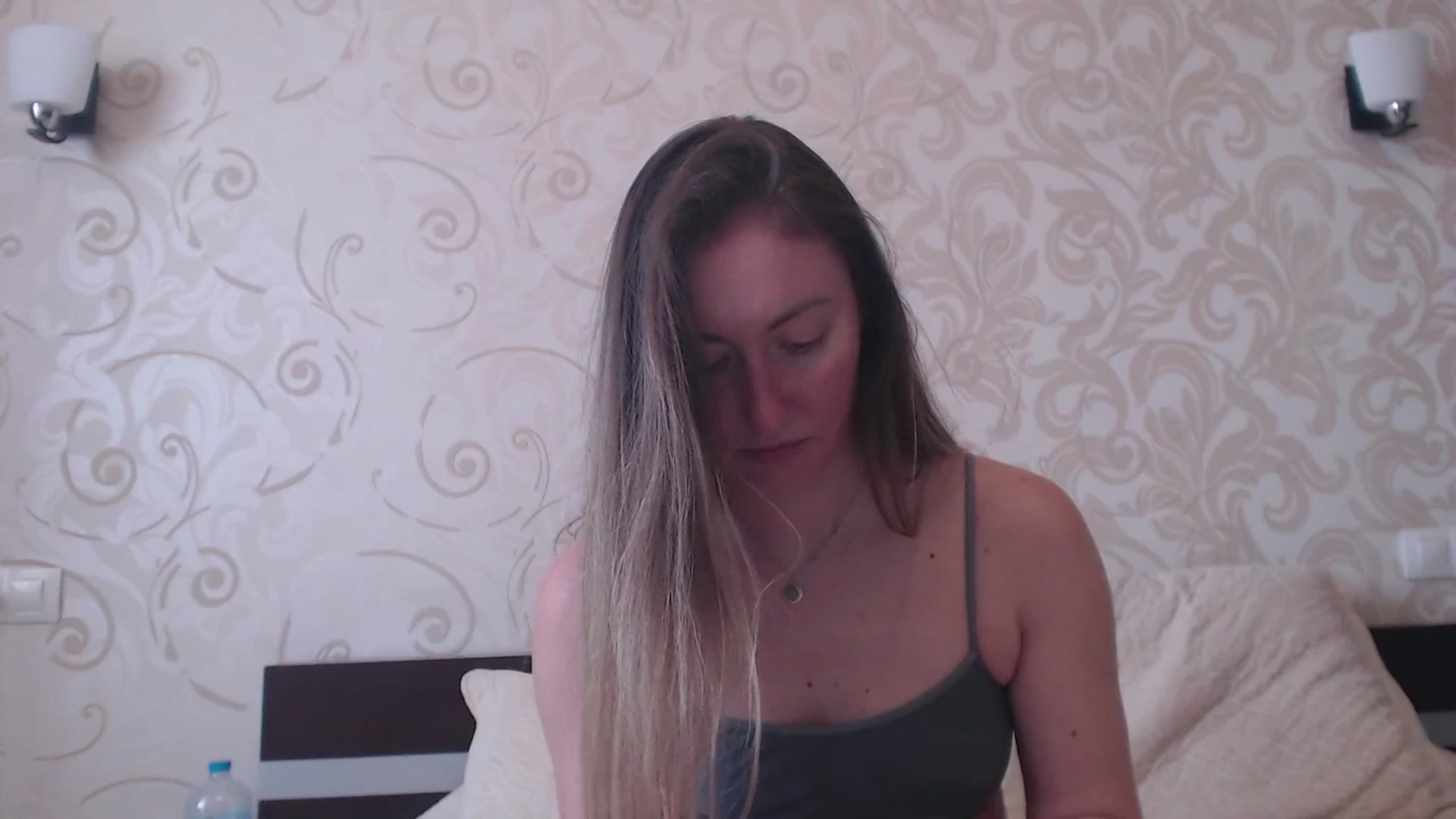 Gallery image thumbnail from Veronica_4u's myfreecams stream on, 04/21/2025, 08:44 image 14 of 20
