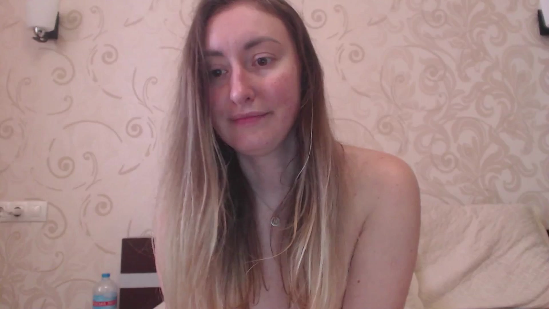 Gallery image thumbnail from Veronica_4u's myfreecams stream on, 04/21/2025, 08:44 image 13 of 20