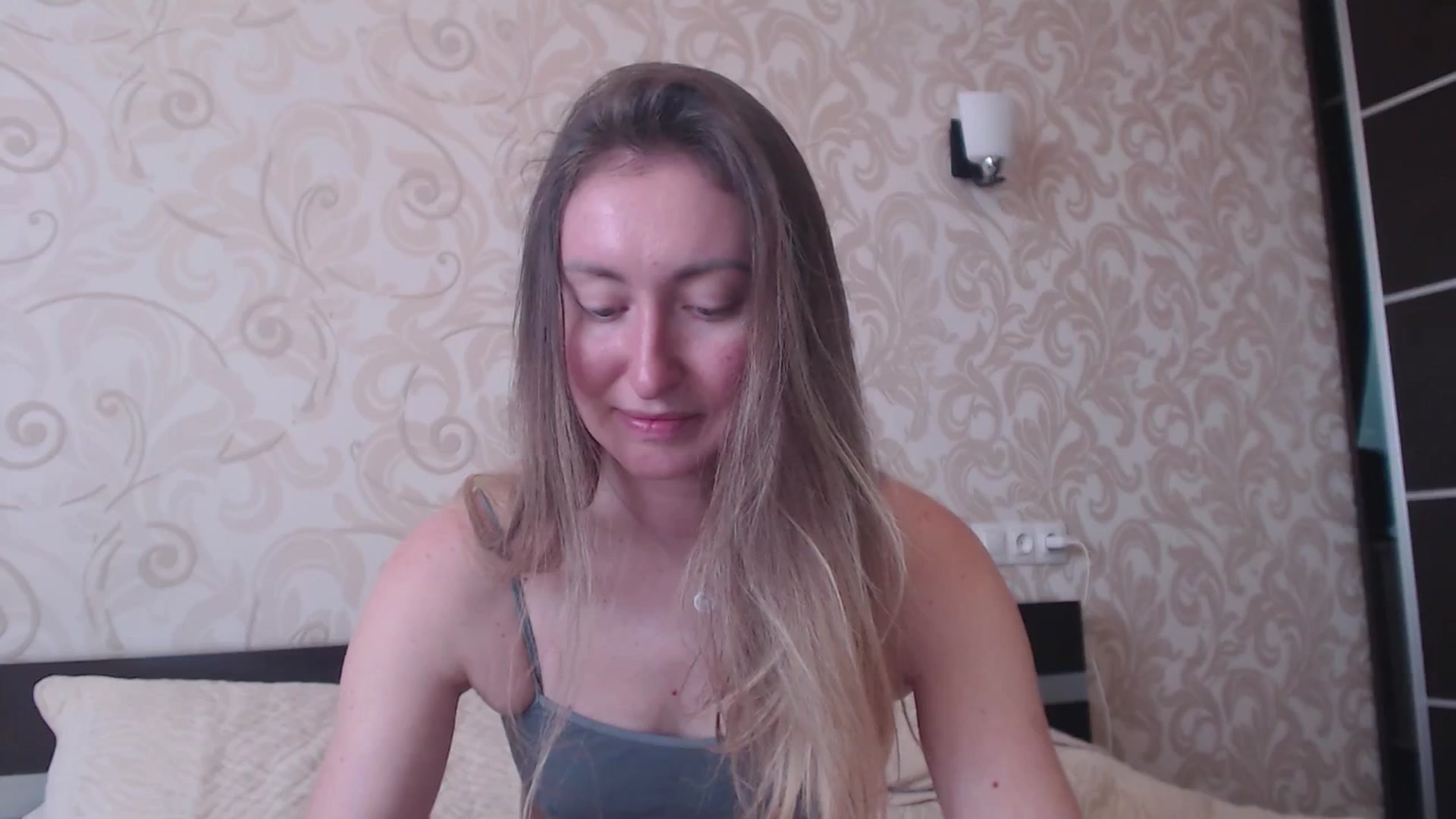 Gallery image thumbnail from Veronica_4u's myfreecams stream on, 04/21/2025, 08:44 image 16 of 20