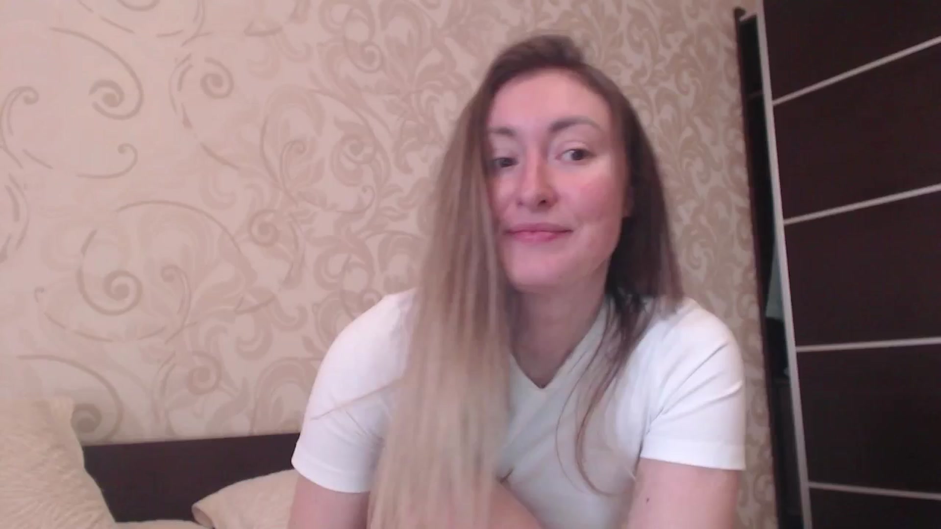 Gallery image thumbnail from Veronica_4u's myfreecams stream on, 04/21/2025, 08:44 image 1 of 20