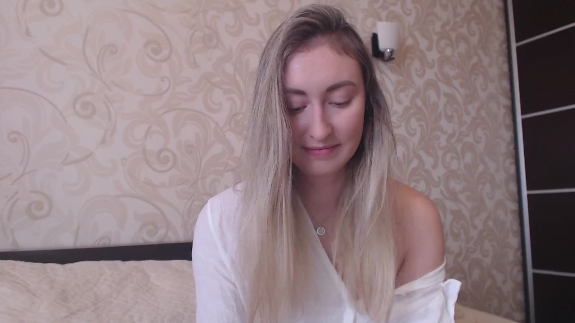 Gallery image thumbnail from Veronica_4u's myfreecams stream on, 05/24/2025, 13:42 image 8 of 20