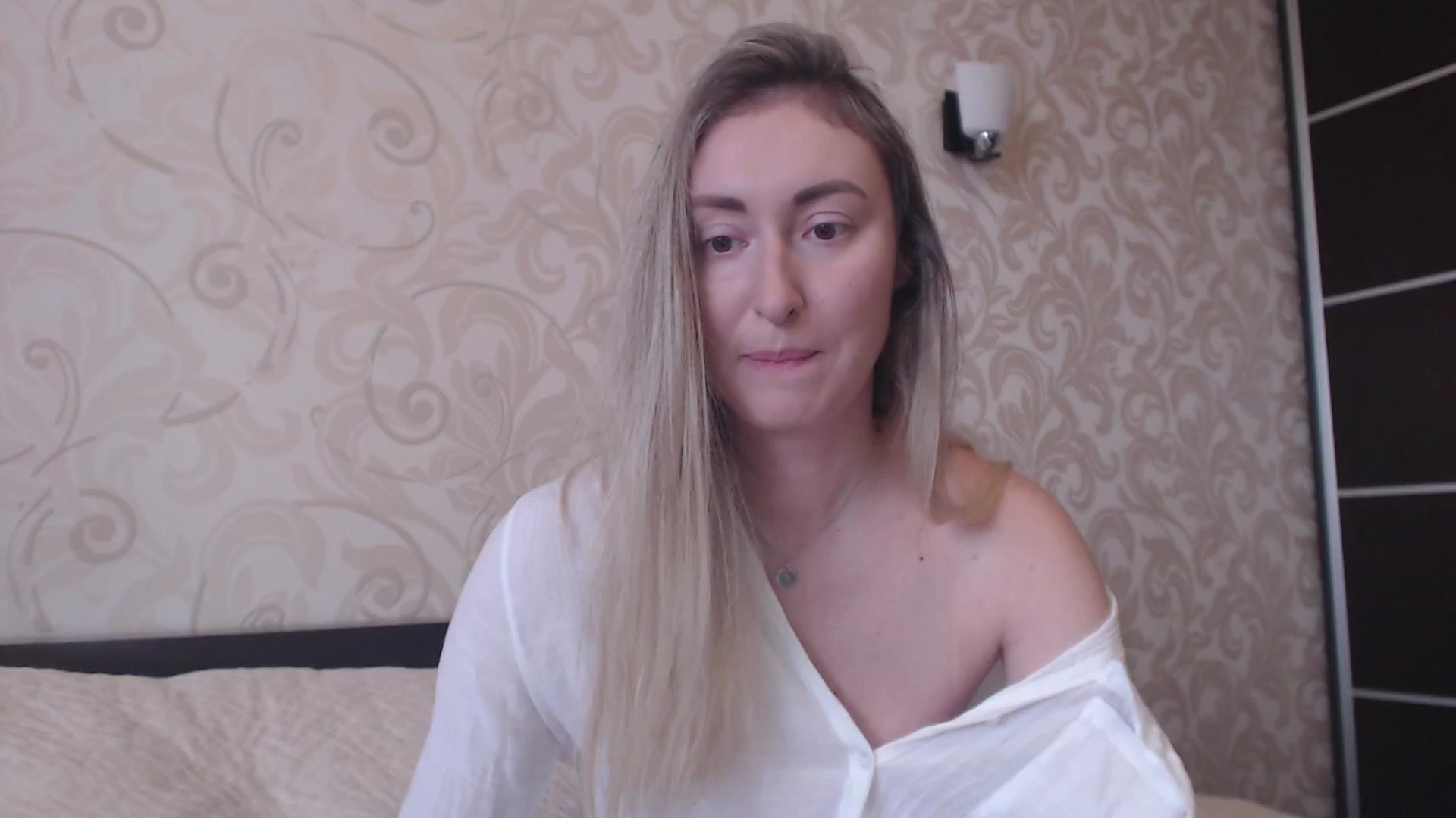 Gallery image thumbnail from Veronica_4u's myfreecams stream on, 05/24/2025, 13:42 image 17 of 20