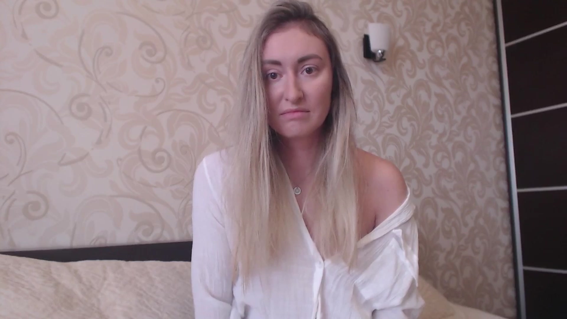 Gallery image thumbnail from Veronica_4u's myfreecams stream on, 05/24/2025, 13:42 image 12 of 20