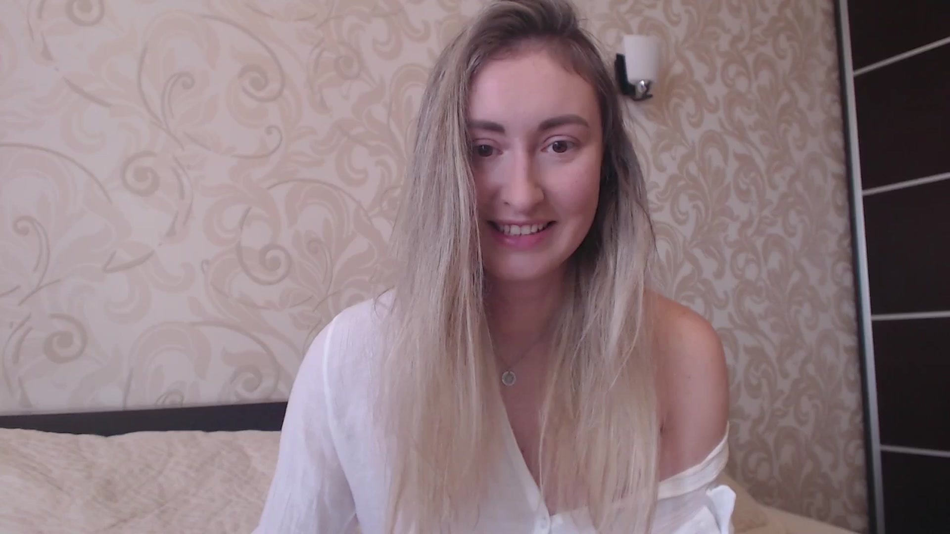 Gallery image thumbnail from Veronica_4u's myfreecams stream on, 05/24/2025, 13:42 image 1 of 20