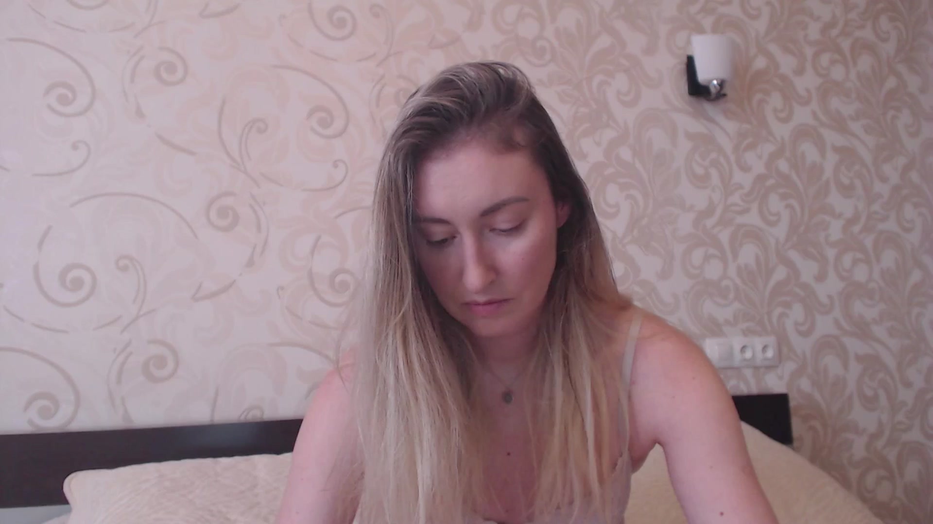 Gallery image thumbnail from Veronica_4u's myfreecams stream on, 05/25/2025, 12:56 image 16 of 20