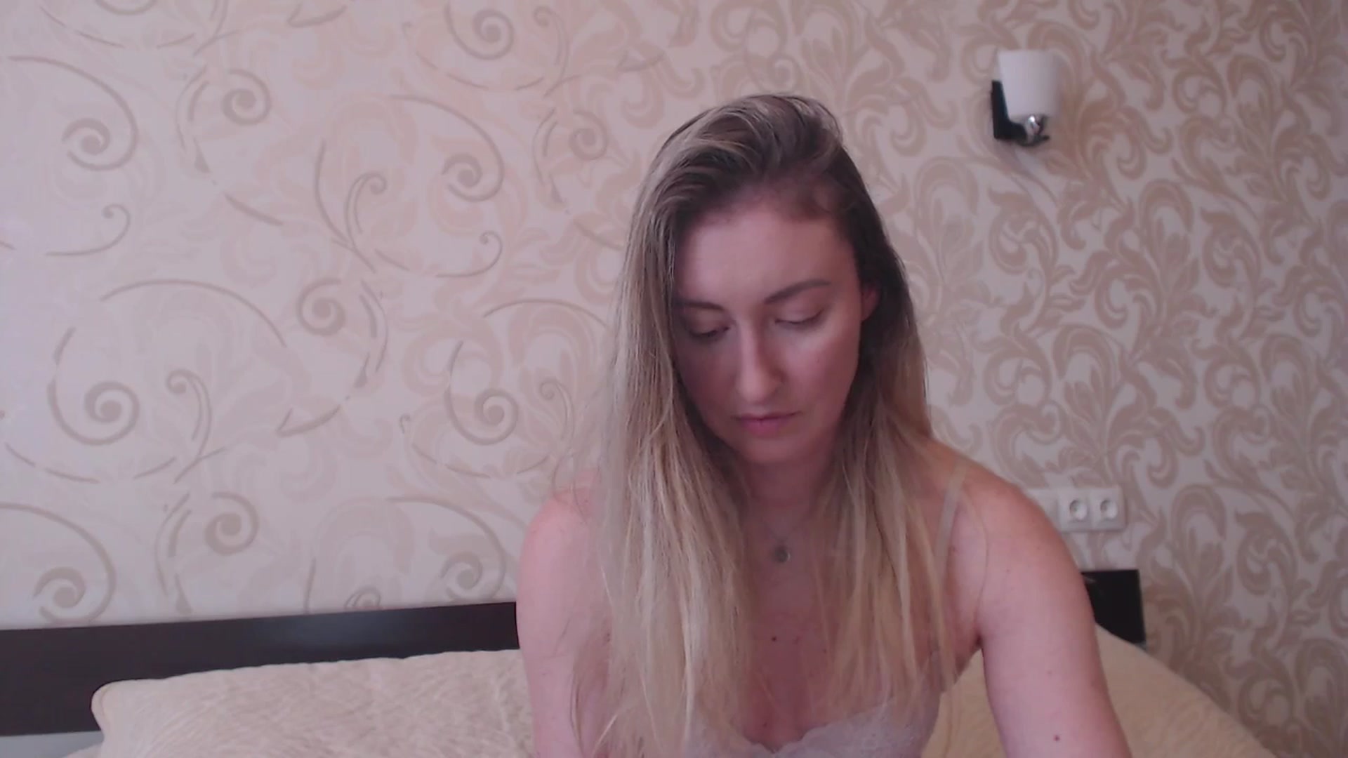 Gallery image thumbnail from Veronica_4u's myfreecams stream on, 05/25/2025, 12:56 image 10 of 20