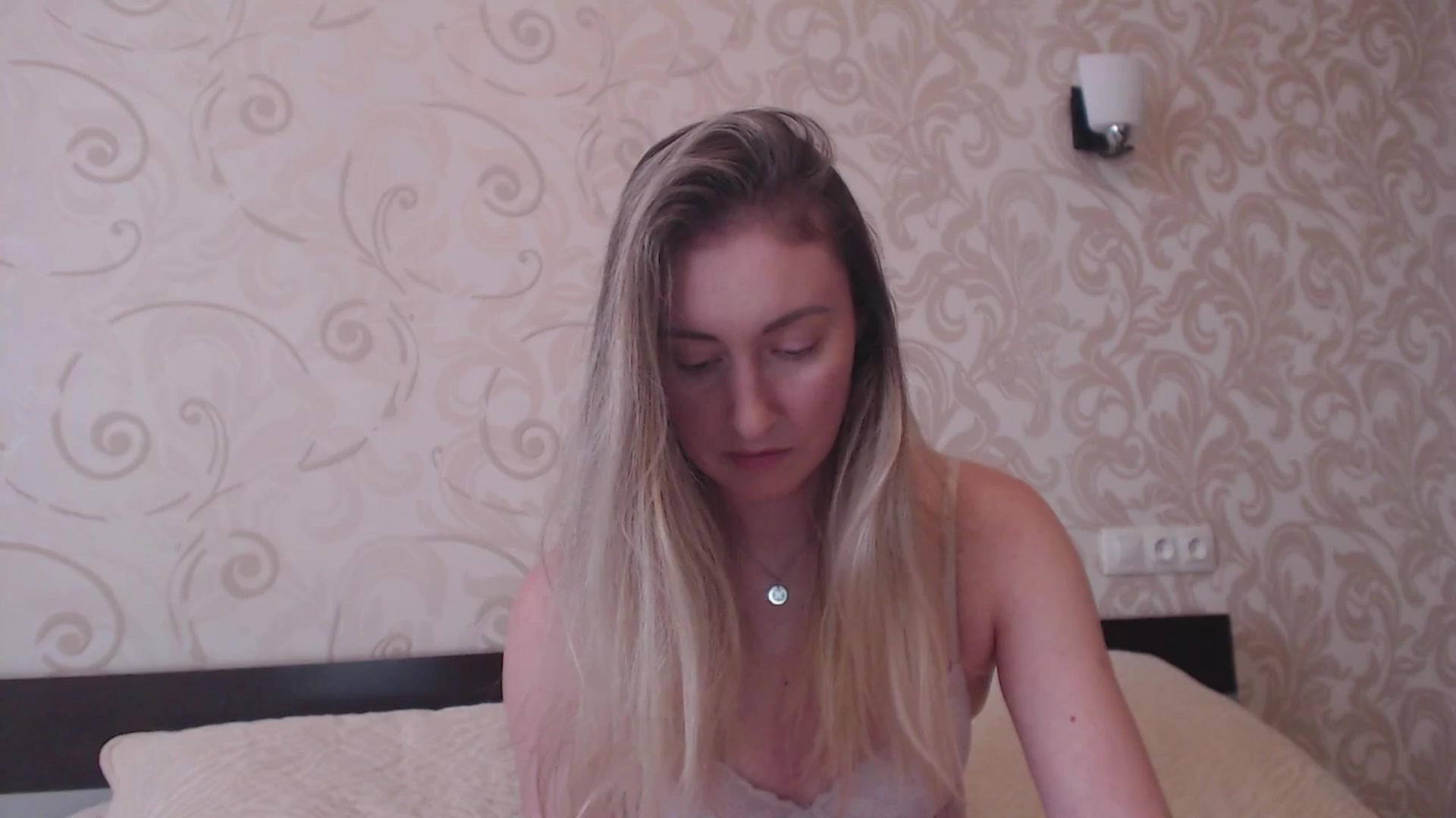 Gallery image thumbnail from Veronica_4u's myfreecams stream on, 05/25/2025, 12:56 image 19 of 20