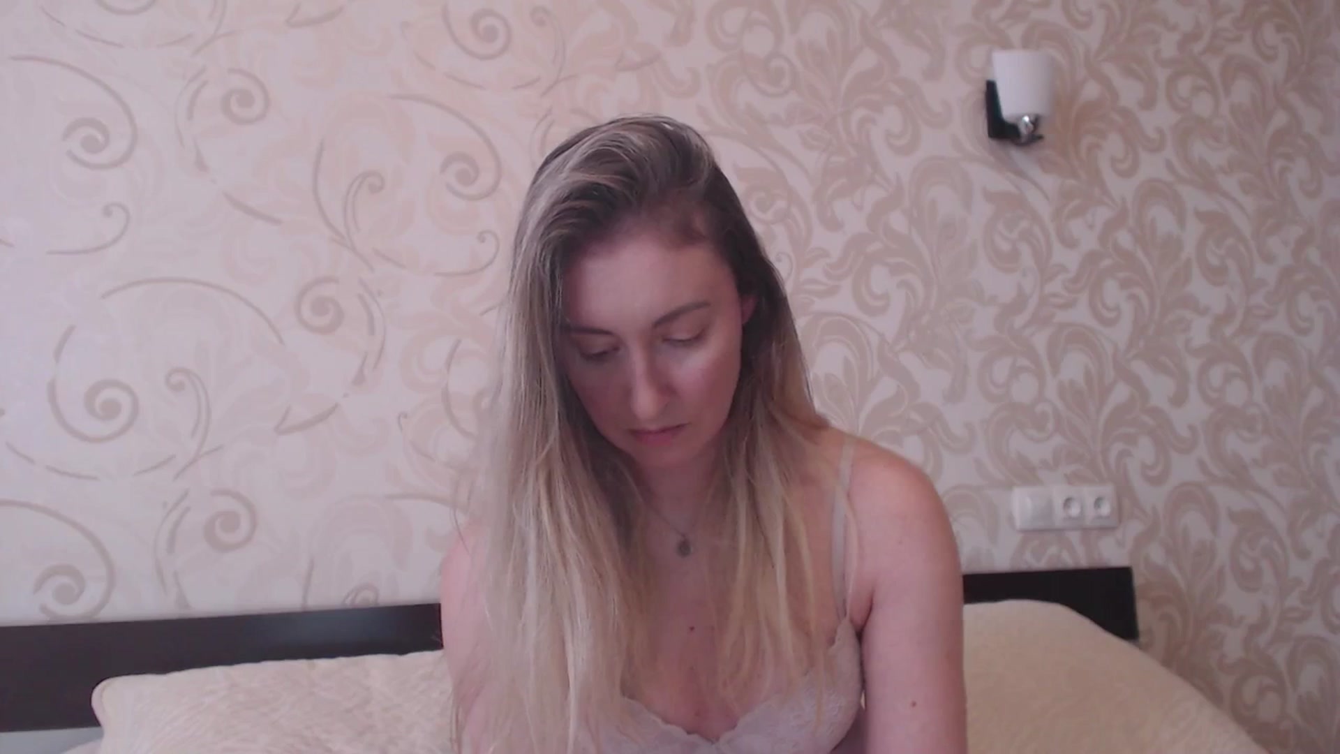 Gallery image thumbnail from Veronica_4u's myfreecams stream on, 05/25/2025, 12:56 image 12 of 20