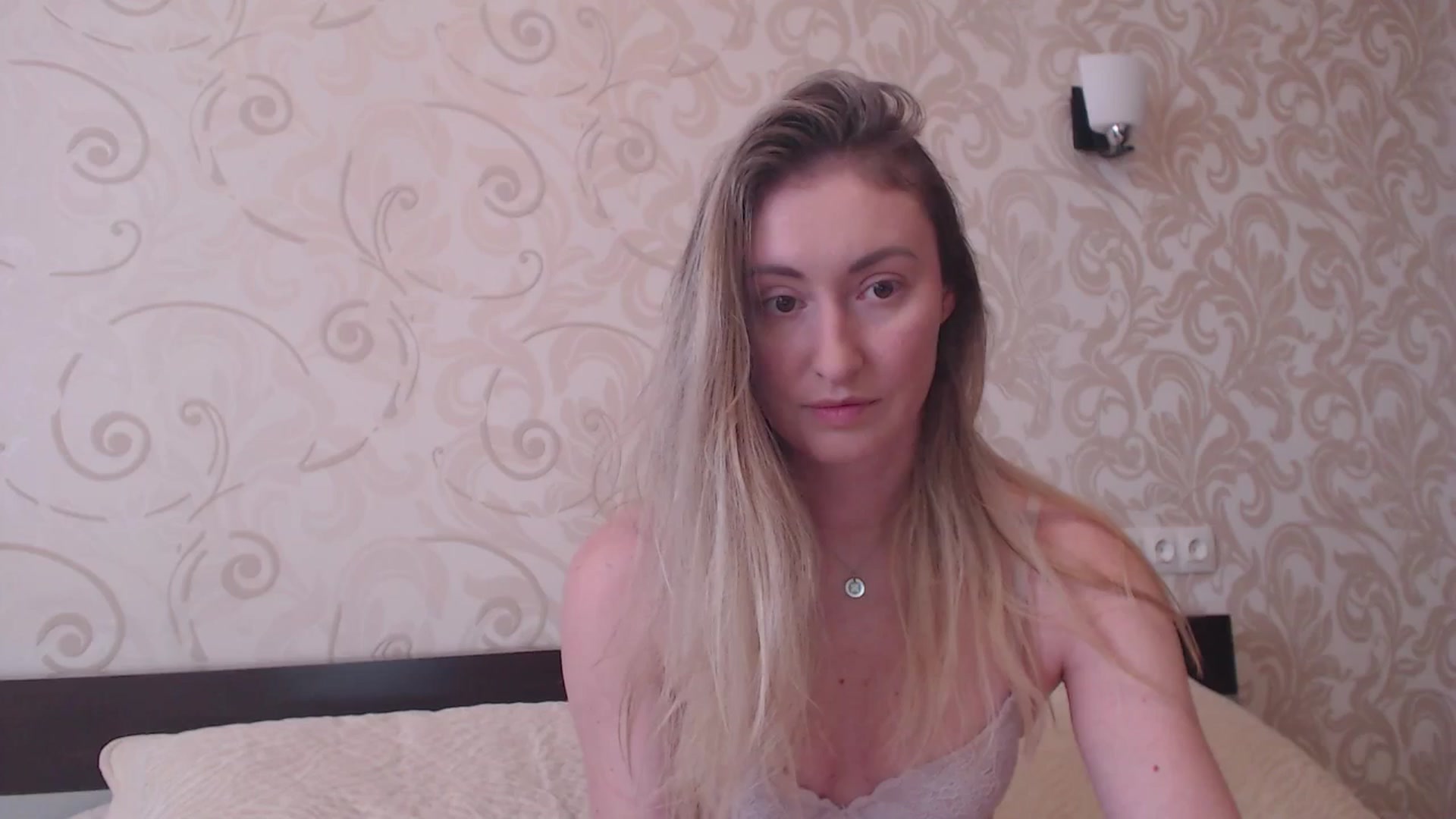 Gallery image thumbnail from Veronica_4u's myfreecams stream on, 05/25/2025, 12:56 image 1 of 20