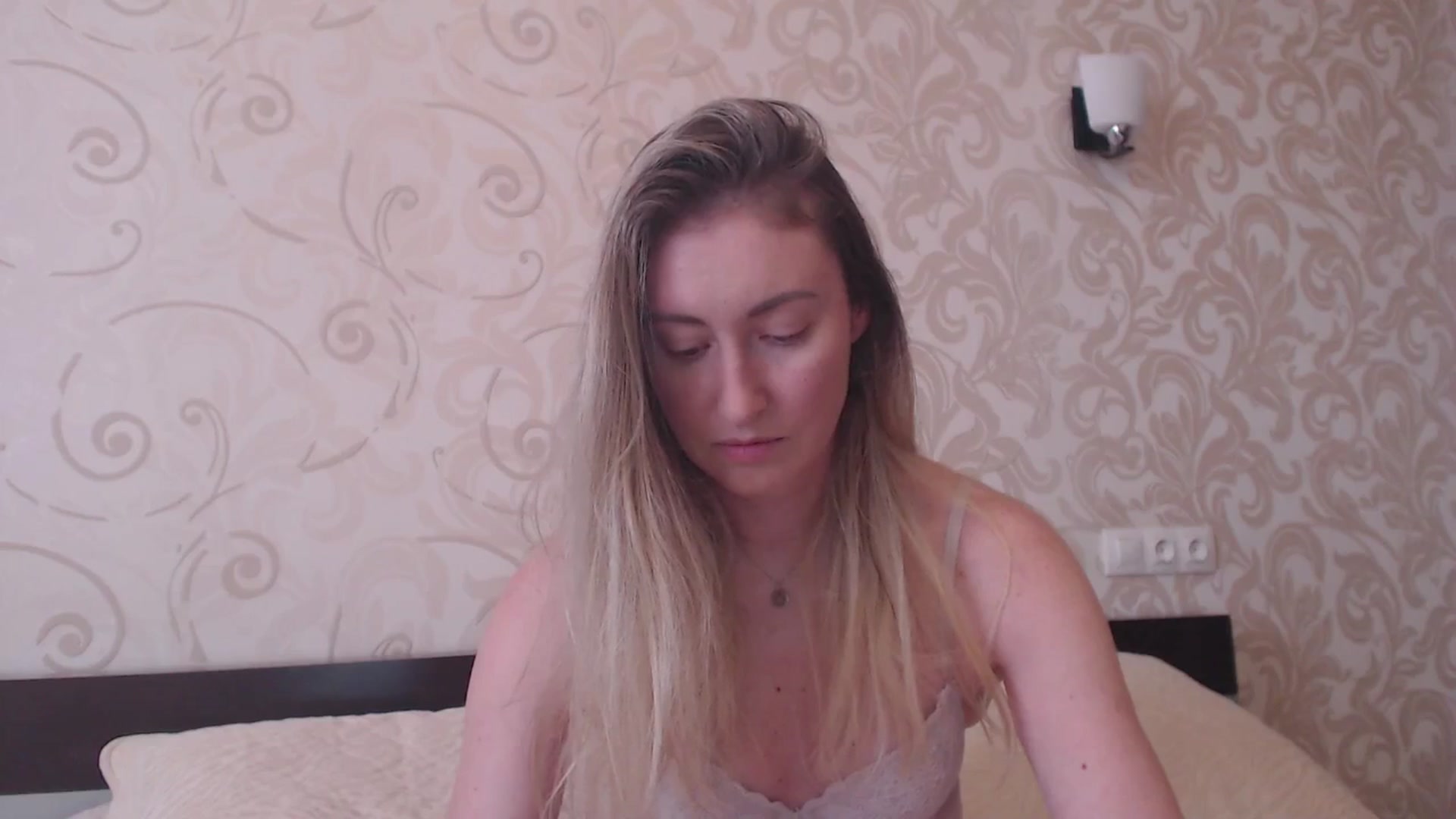 Gallery image thumbnail from Veronica_4u's myfreecams stream on, 05/25/2025, 12:56 image 5 of 20