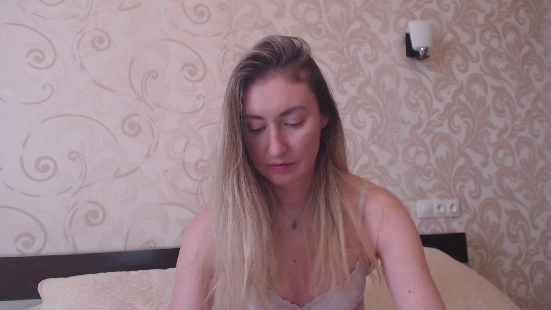 Gallery image thumbnail from Veronica_4u's myfreecams stream on, 05/25/2025, 12:56 image 6 of 20