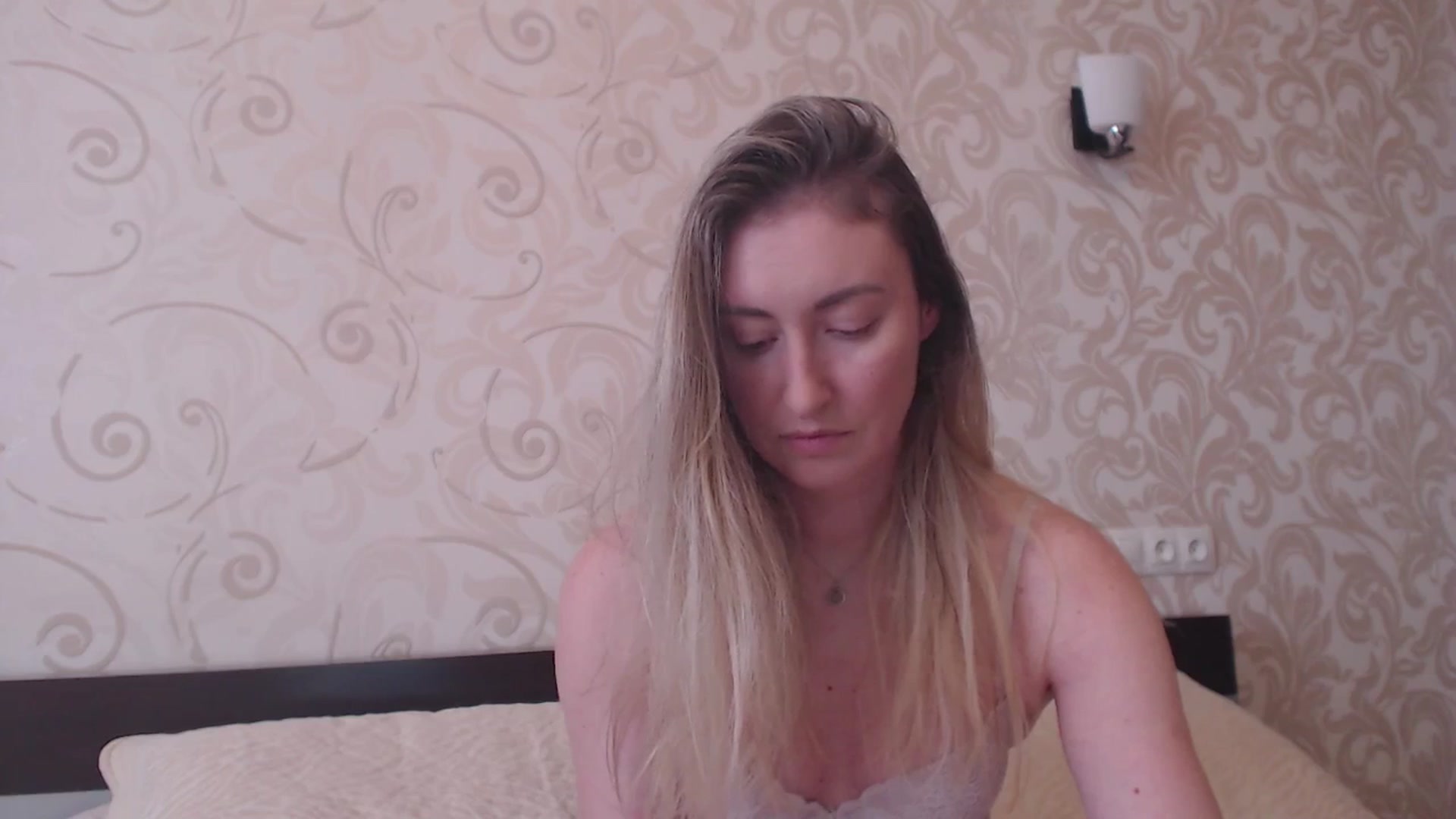 Gallery image thumbnail from Veronica_4u's myfreecams stream on, 05/25/2025, 12:56 image 9 of 20