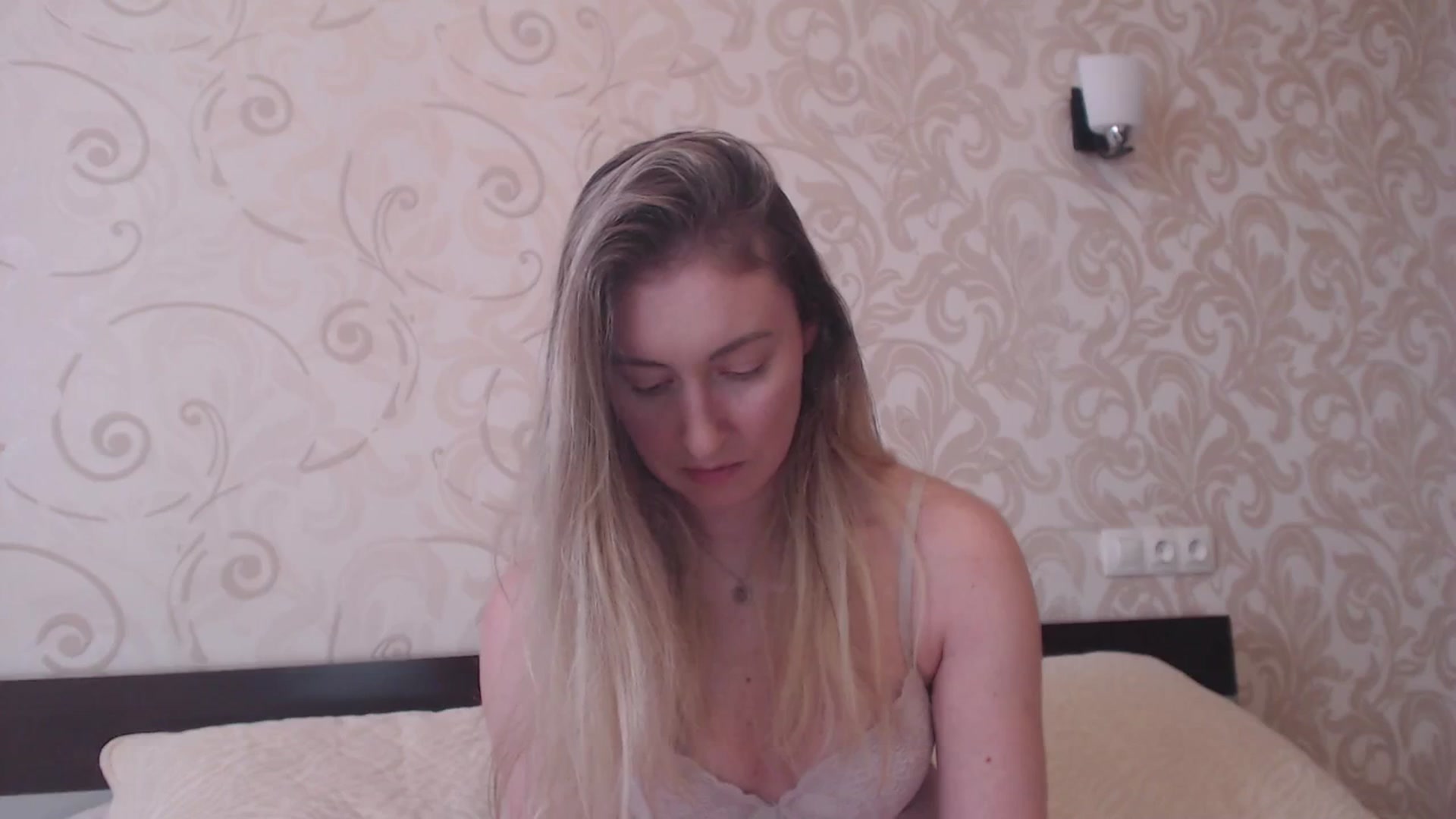 Gallery image thumbnail from Veronica_4u's myfreecams stream on, 05/25/2025, 12:56 image 13 of 20