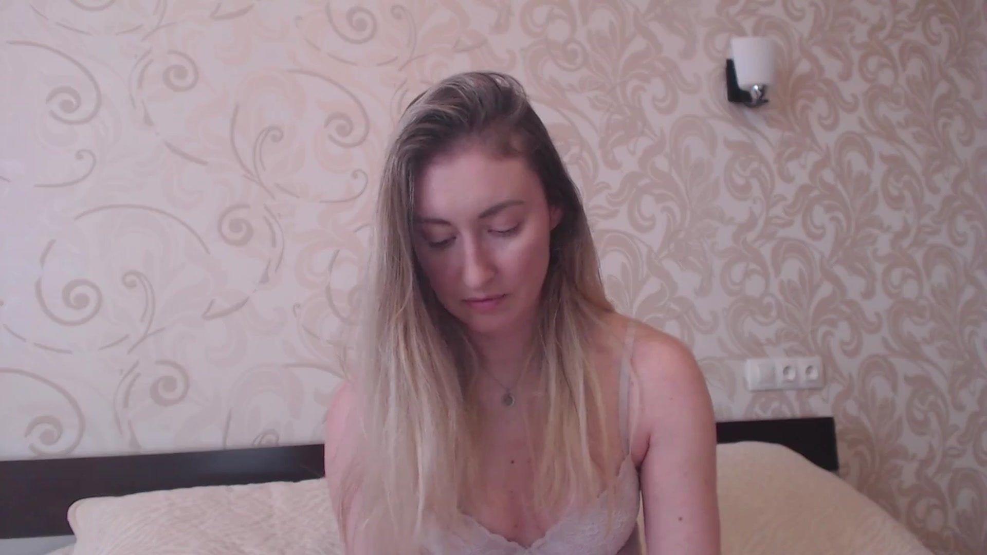 Gallery image thumbnail from Veronica_4u's myfreecams stream on, 05/25/2025, 12:56 image 11 of 20