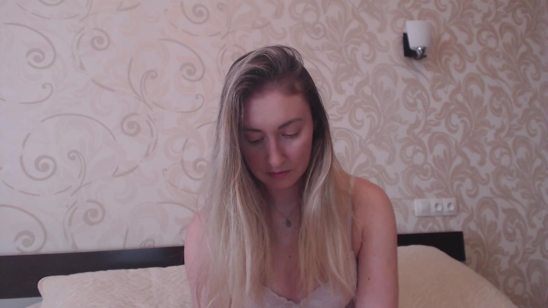 Gallery image thumbnail from Veronica_4u's myfreecams stream on, 05/25/2025, 12:56 image 18 of 20