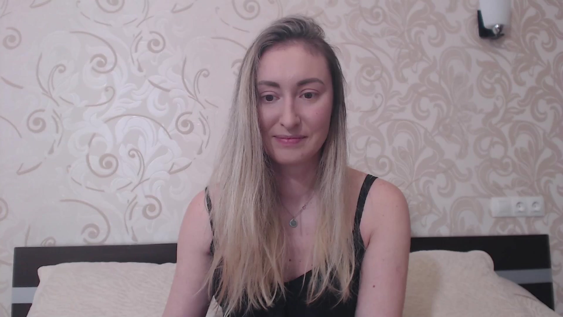 Gallery image thumbnail from Veronica_4u's myfreecams stream on, 05/27/2025, 14:51 image 12 of 20