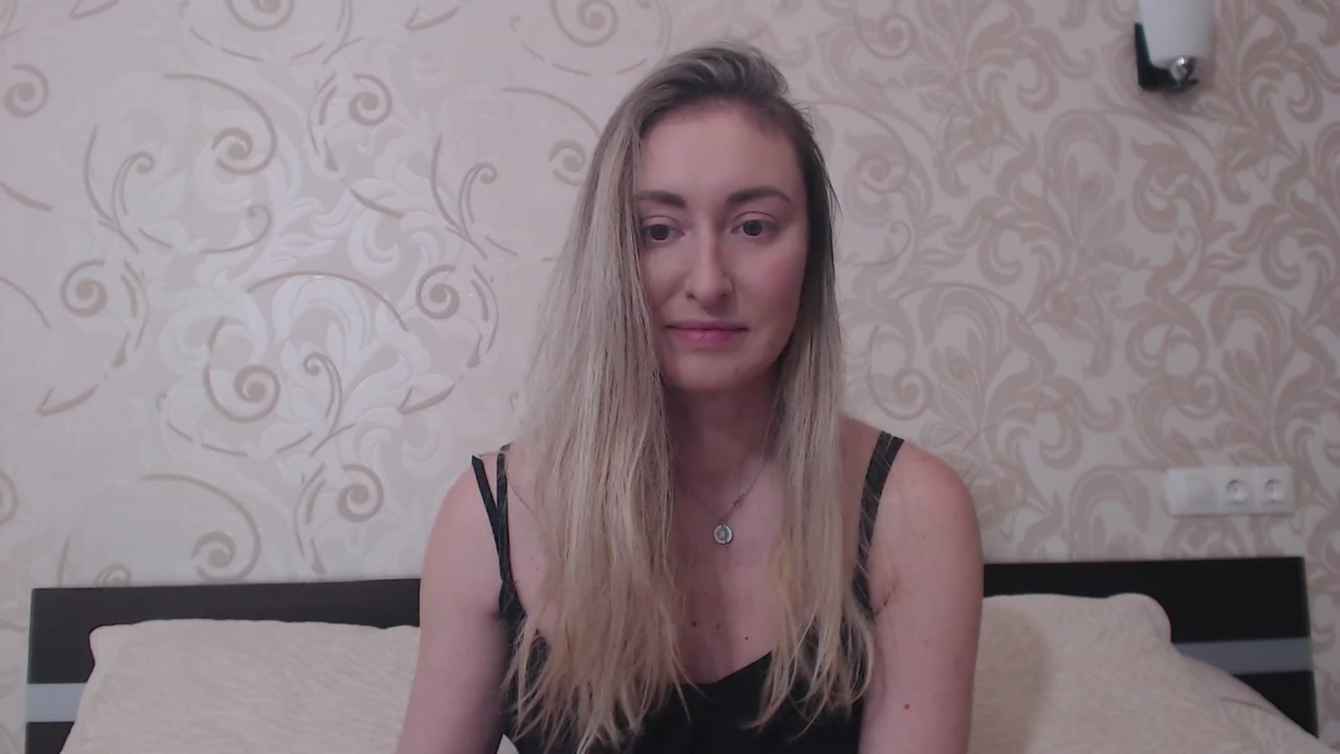 Gallery image thumbnail from Veronica_4u's myfreecams stream on, 05/27/2025, 14:51 image 6 of 20