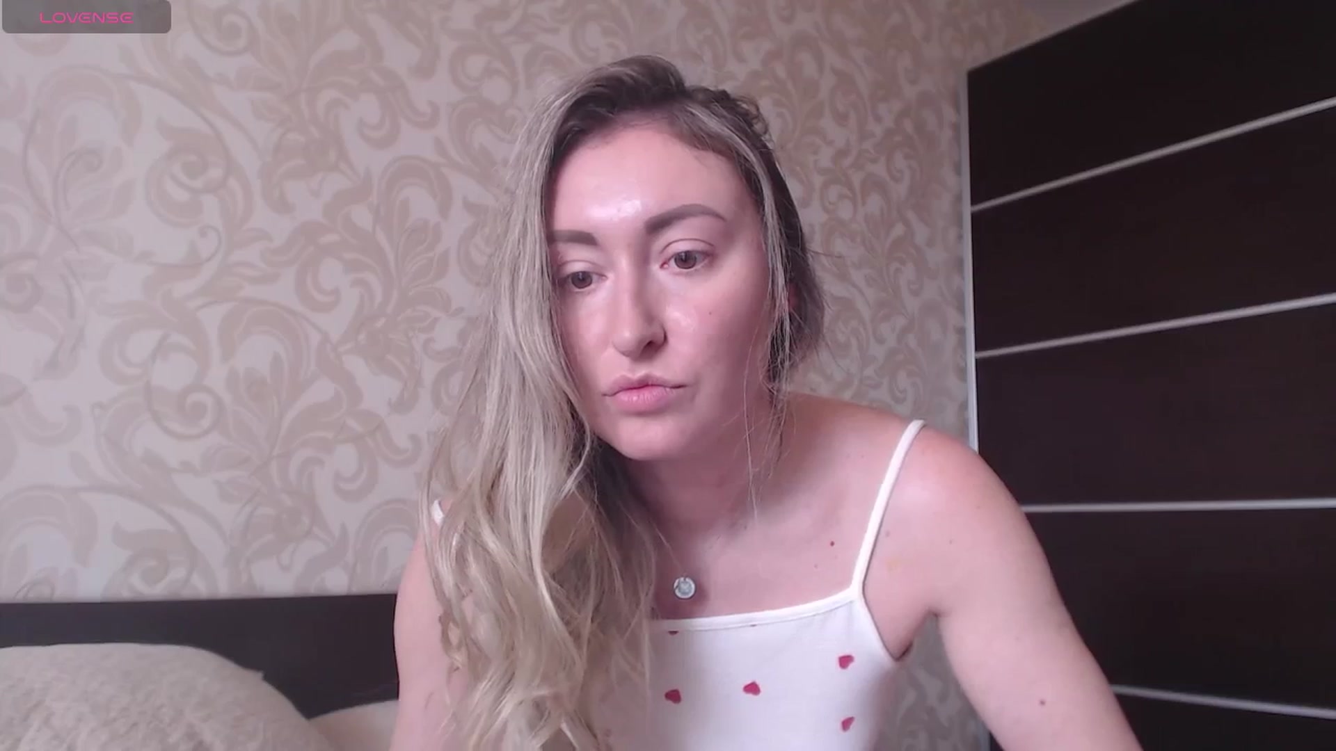 Gallery image thumbnail from Veronica_4u's myfreecams stream on, 06/16/2025, 07:49 image 18 of 20