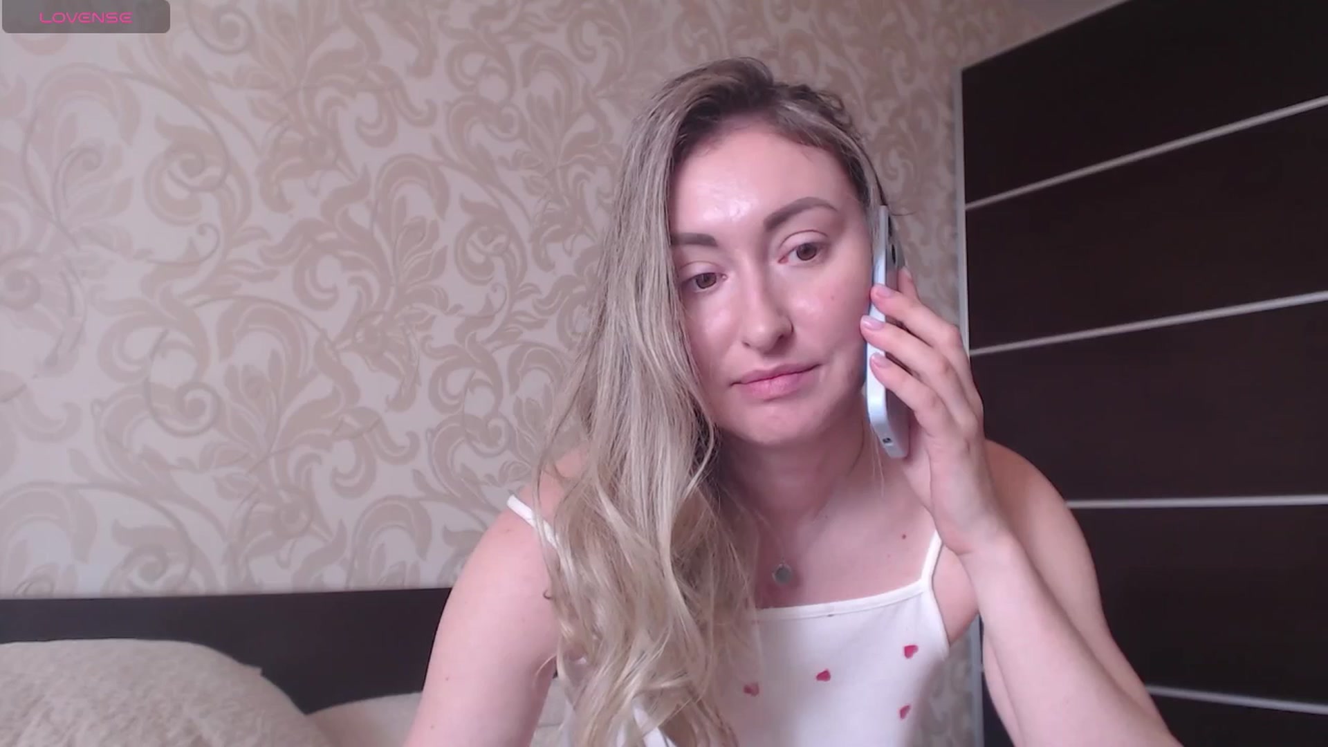 Gallery image thumbnail from Veronica_4u's myfreecams stream on, 06/16/2025, 07:49 image 19 of 20