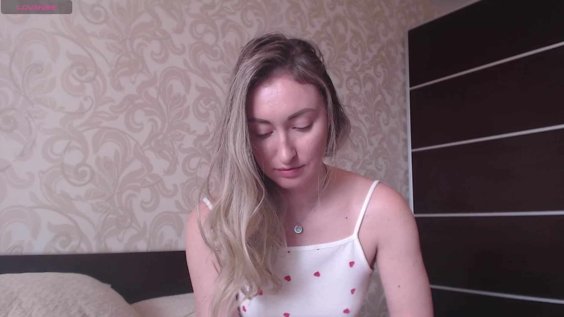 Gallery image thumbnail from Veronica_4u's myfreecams stream on, 06/16/2025, 07:49 image 17 of 20