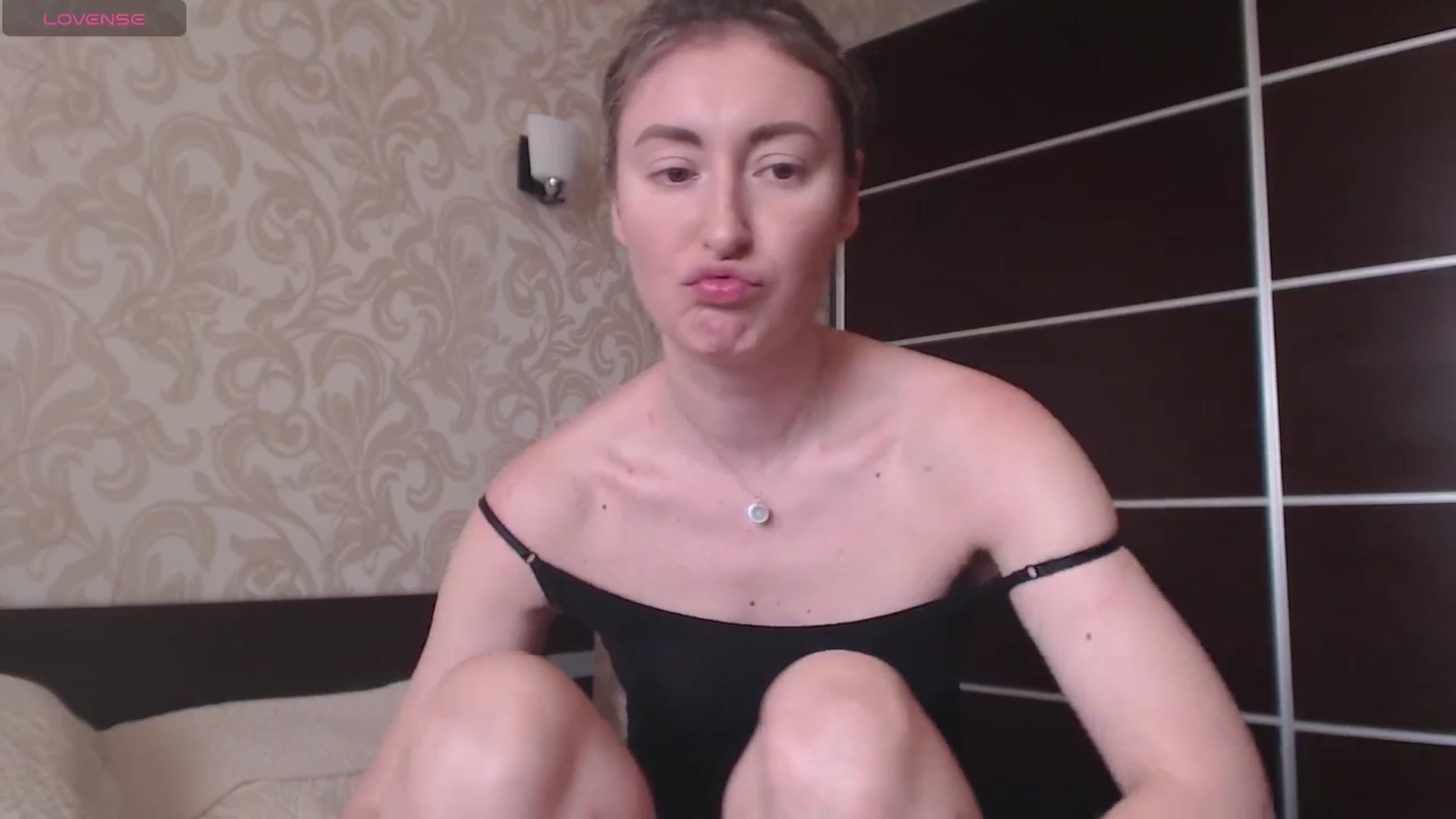 Gallery image thumbnail from Veronica_4u's myfreecams stream on, 06/19/2025, 08:42 image 13 of 20