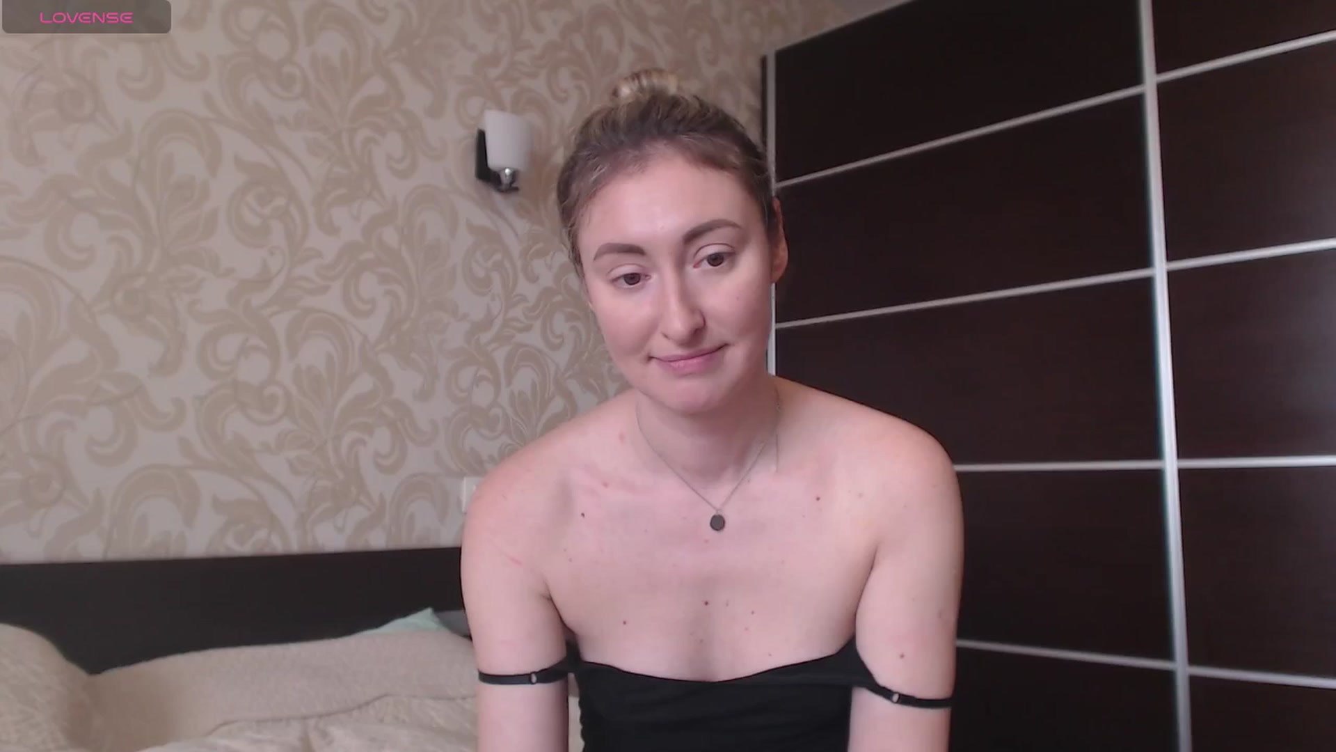 Gallery image thumbnail from Veronica_4u's myfreecams stream on, 06/19/2025, 08:42 image 8 of 20