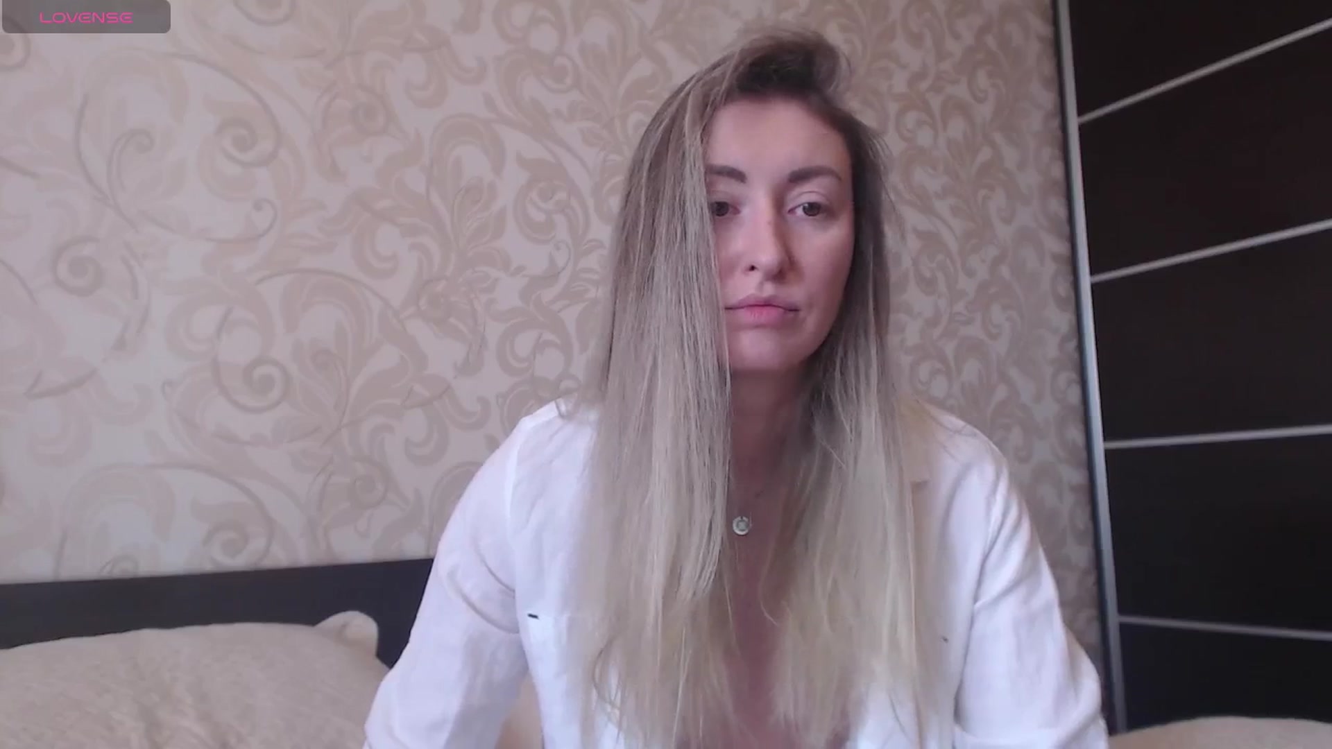 Gallery image thumbnail from Veronica_4u's myfreecams stream on, 06/24/2025, 07:45 image 14 of 20