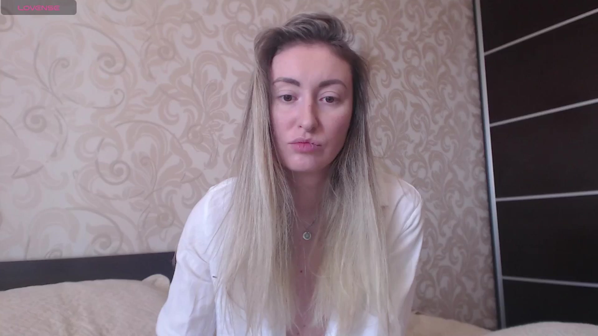 Gallery image thumbnail from Veronica_4u's myfreecams stream on, 06/24/2025, 07:45 image 11 of 20