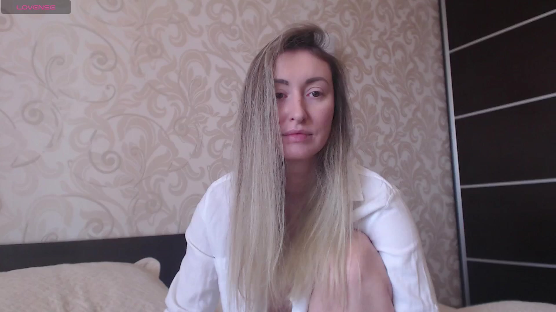 Gallery image thumbnail from Veronica_4u's myfreecams stream on, 06/24/2025, 07:45 image 19 of 20