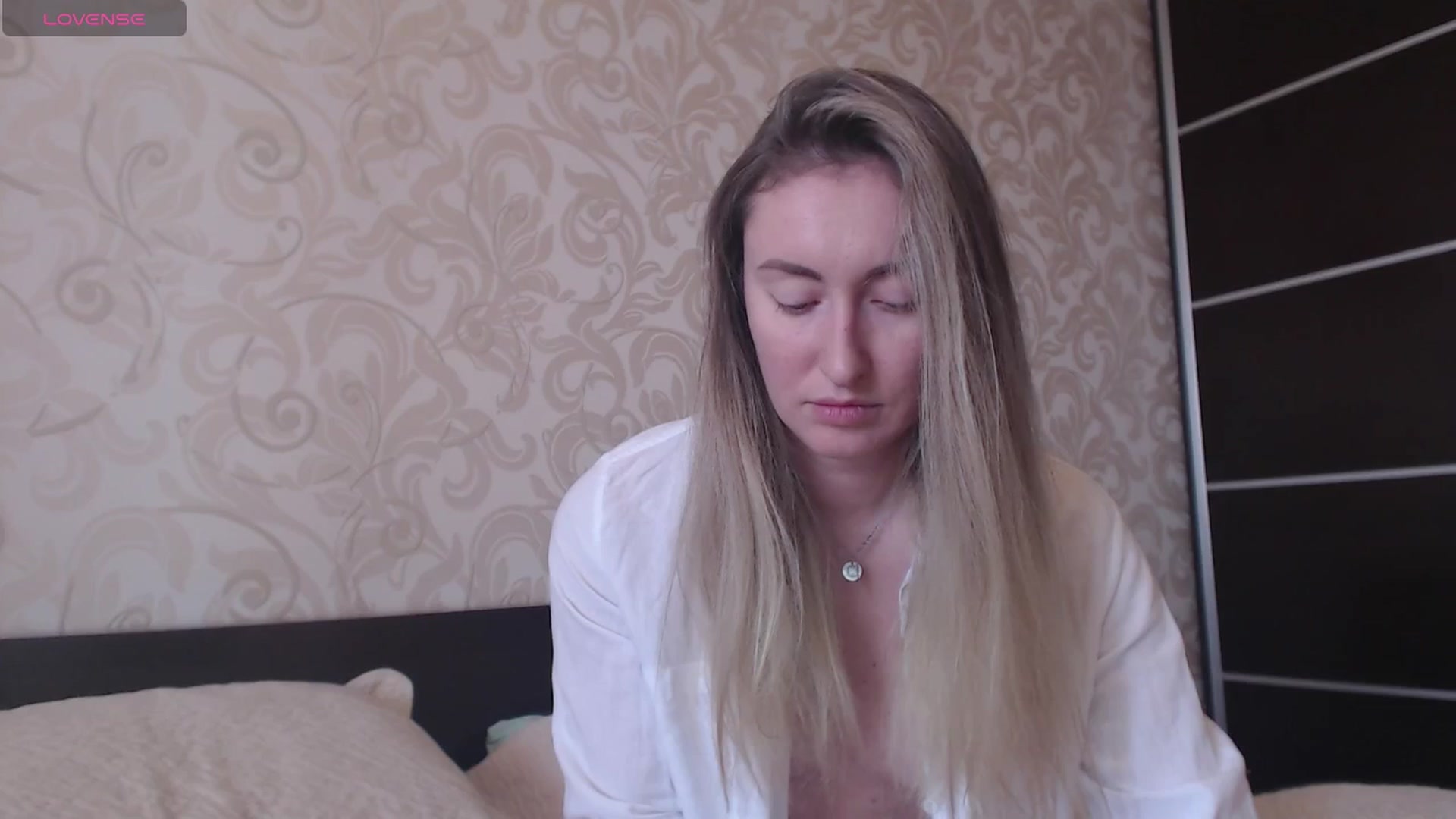 Gallery image thumbnail from Veronica_4u's myfreecams stream on, 06/24/2025, 07:45 image 9 of 20