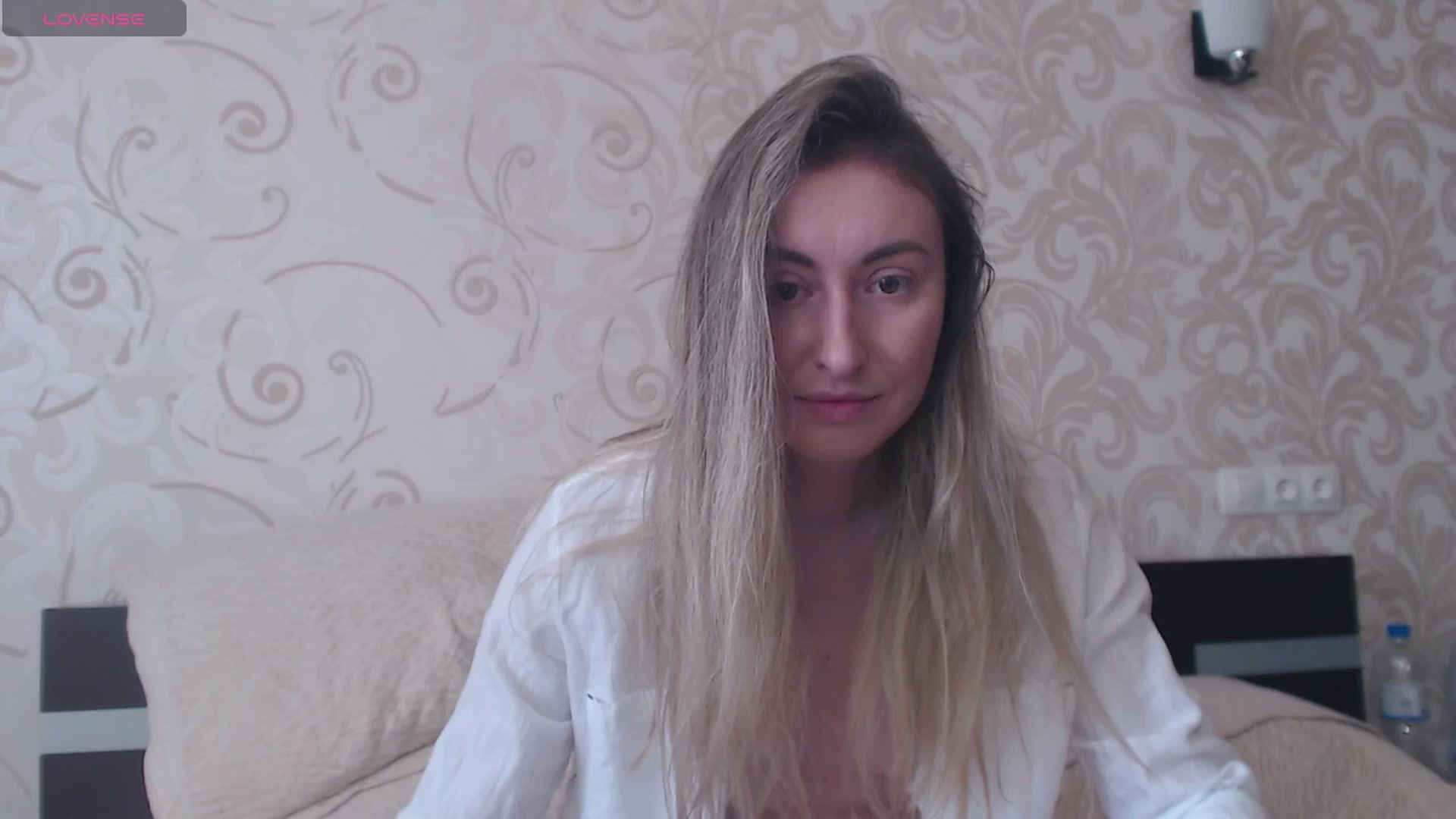 Gallery image thumbnail from Veronica_4u's myfreecams stream on, 06/29/2025, 09:29 image 9 of 20