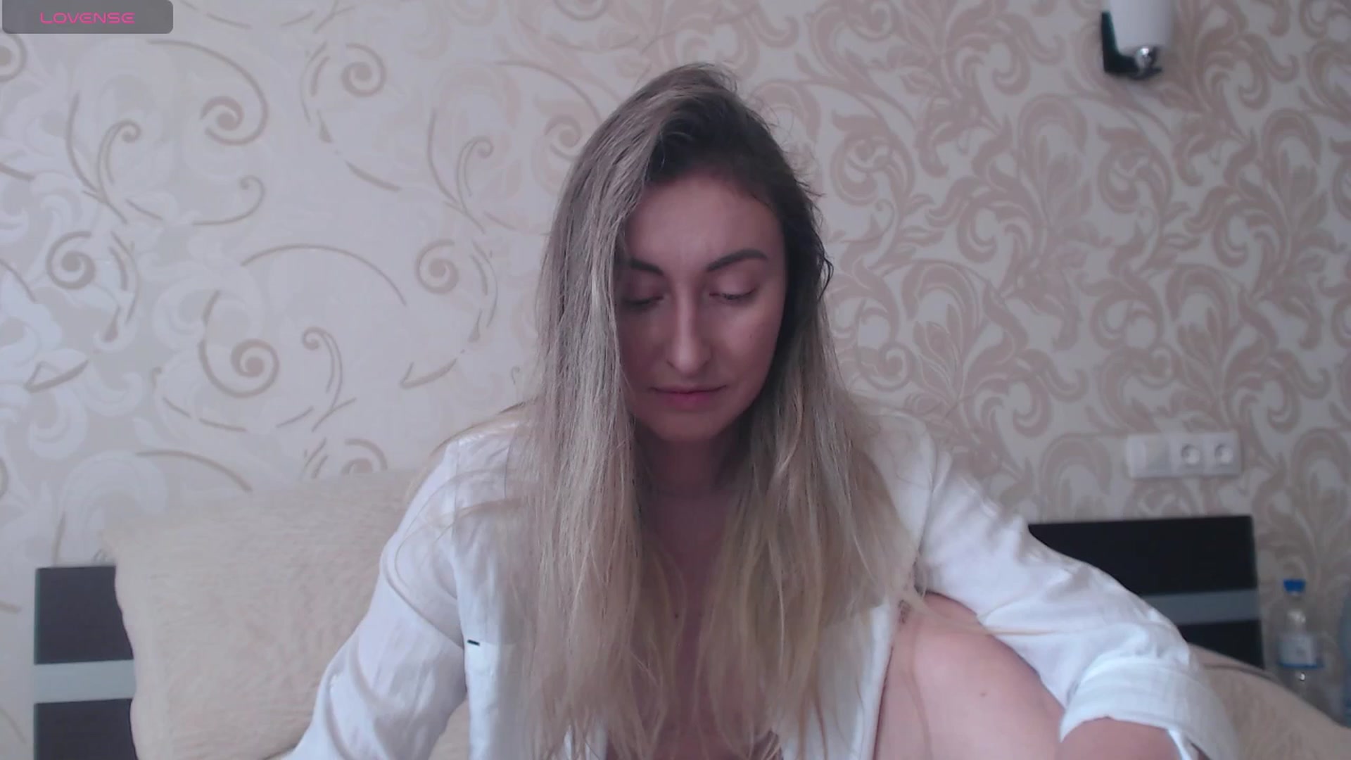 Gallery image thumbnail from Veronica_4u's myfreecams stream on, 06/29/2025, 09:29 image 10 of 20
