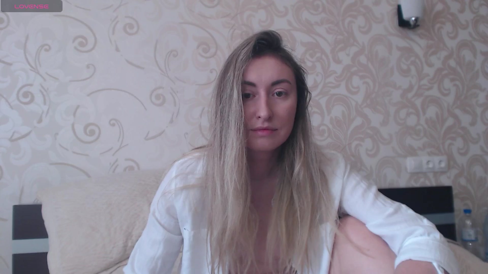 Gallery image thumbnail from Veronica_4u's myfreecams stream on, 06/29/2025, 09:29 image 12 of 20