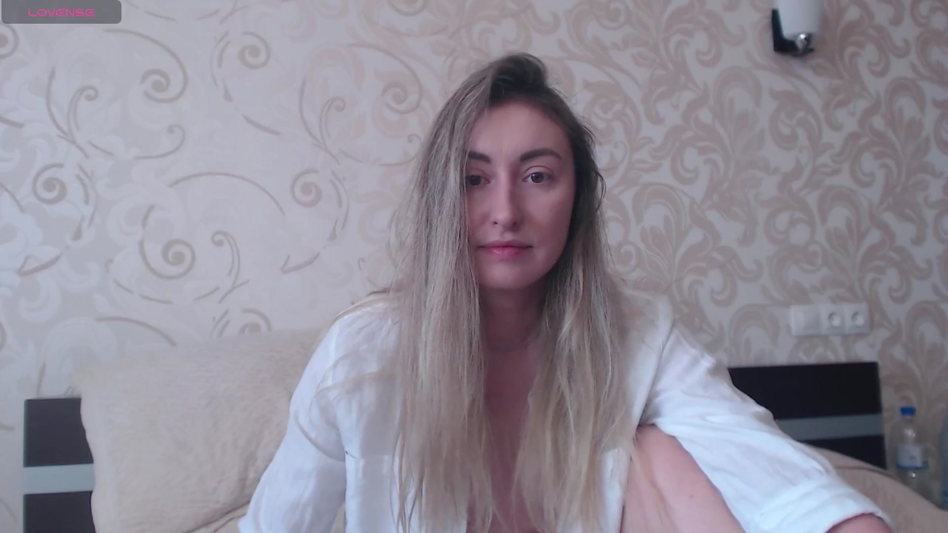 Gallery image thumbnail from Veronica_4u's myfreecams stream on, 06/29/2025, 09:29 image 14 of 20
