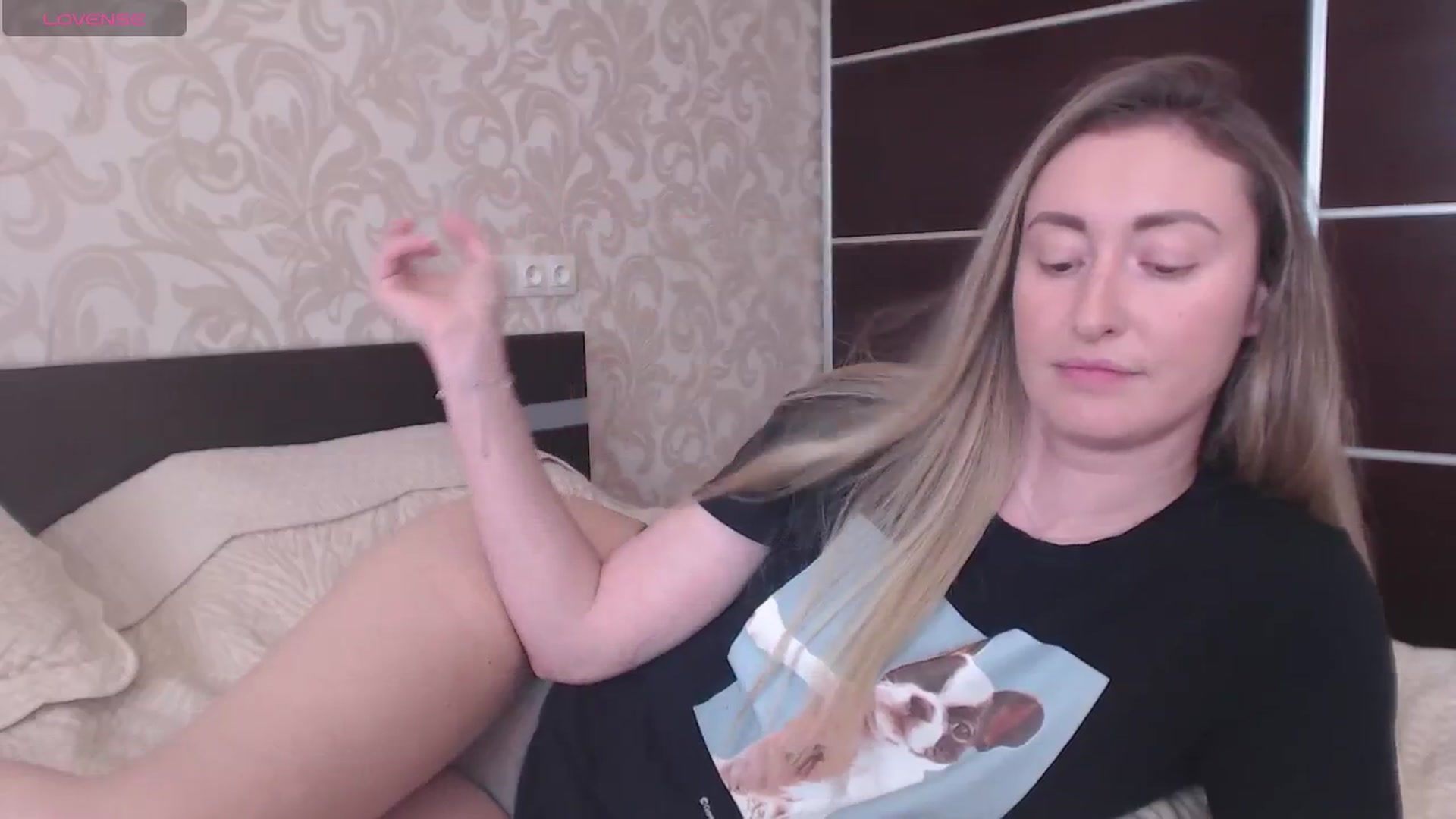Gallery image thumbnail from Veronica_4u's myfreecams stream on, 07/07/2025, 10:32 image 9 of 20