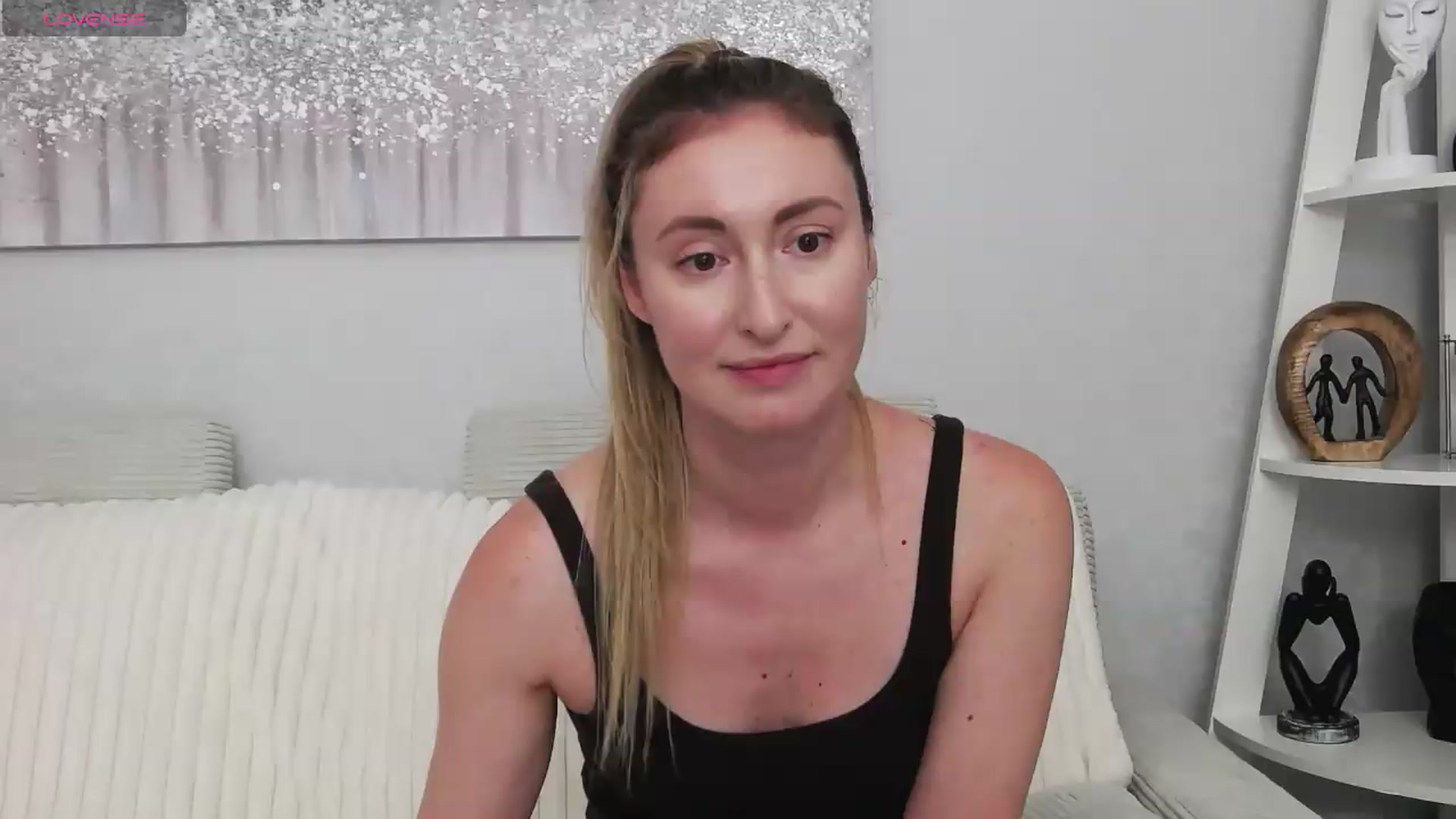 Gallery image thumbnail from Veronica_4u's myfreecams stream on, 07/09/2026, 18:57 image 1 of 20