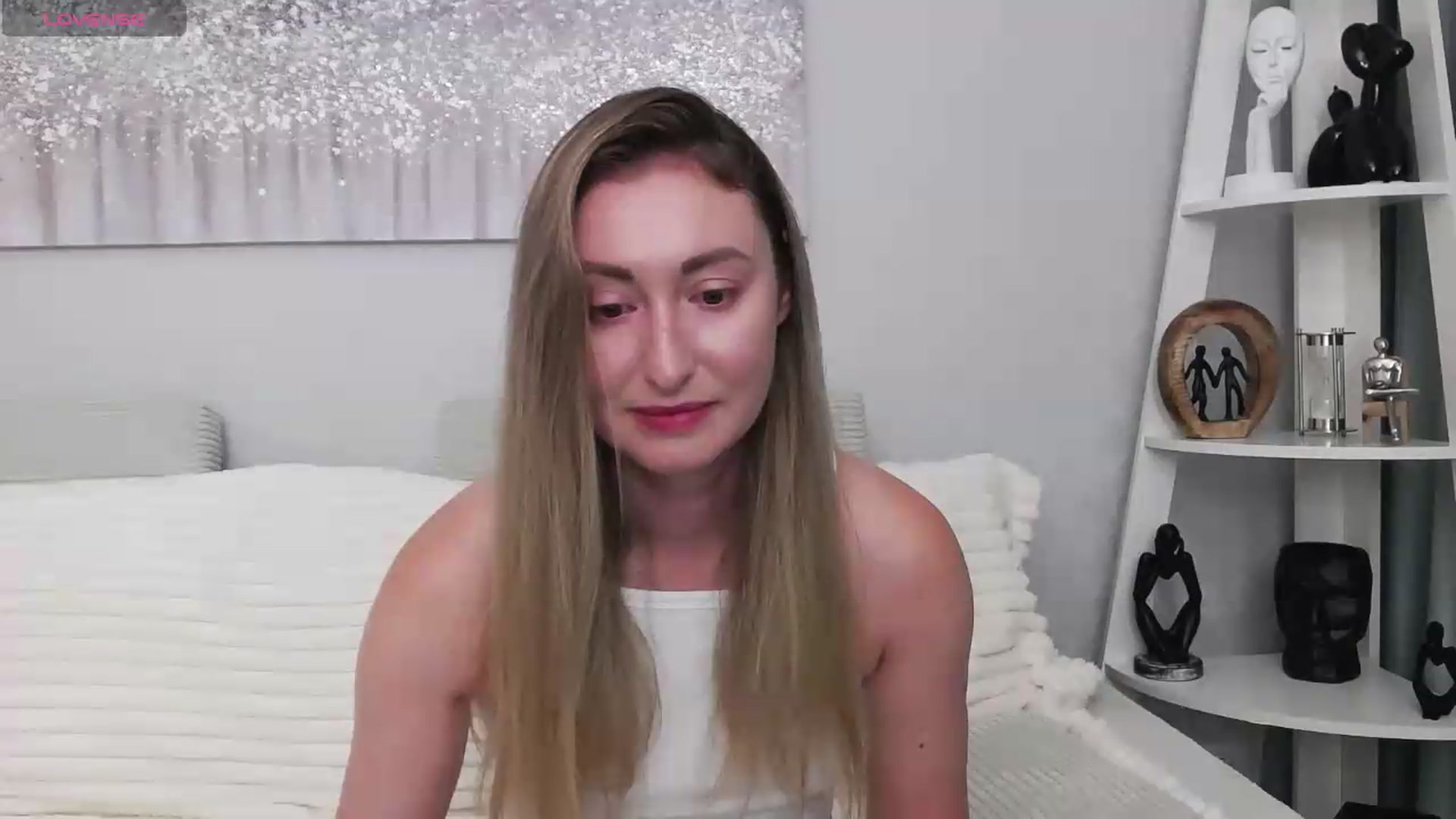 Gallery image thumbnail from Veronica_4u's myfreecams stream on, 08/26/2026, 18:18 image 19 of 20