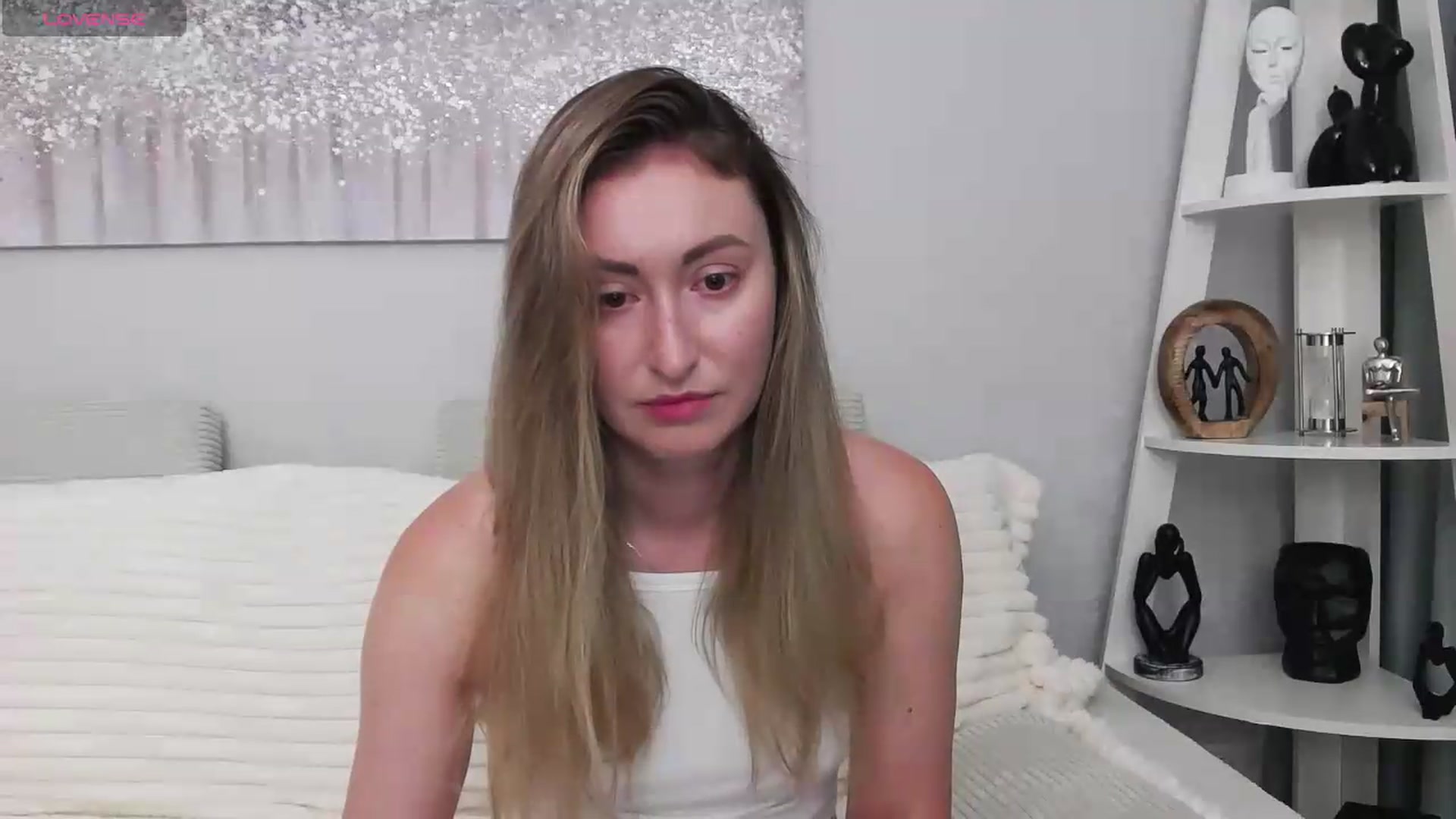 Gallery image thumbnail from Veronica_4u's myfreecams stream on, 08/26/2026, 18:18 image 3 of 20