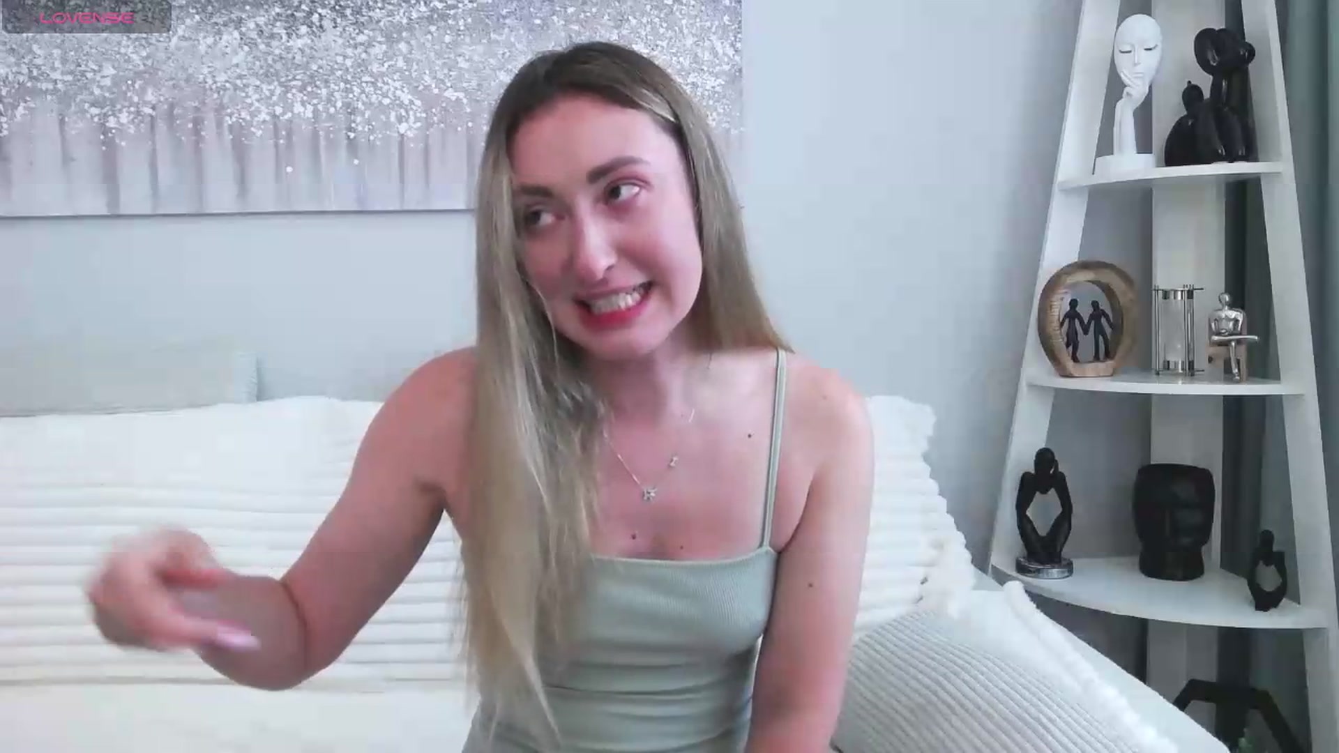 Gallery image thumbnail from Veronica_4u's myfreecams stream on, 08/29/2026, 11:04 image 19 of 20