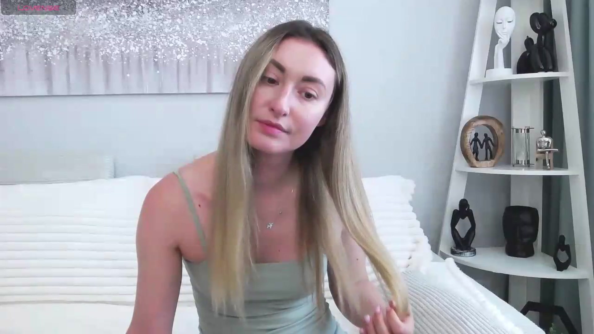 Gallery image thumbnail from Veronica_4u's myfreecams stream on, 08/29/2026, 11:04 image 3 of 20
