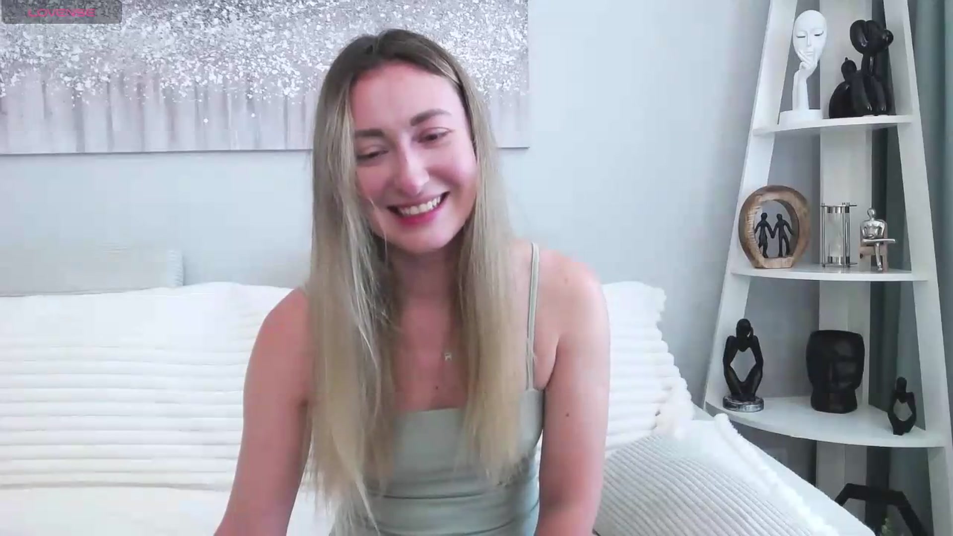 Gallery image thumbnail from Veronica_4u's myfreecams stream on, 08/29/2026, 11:04 image 15 of 20