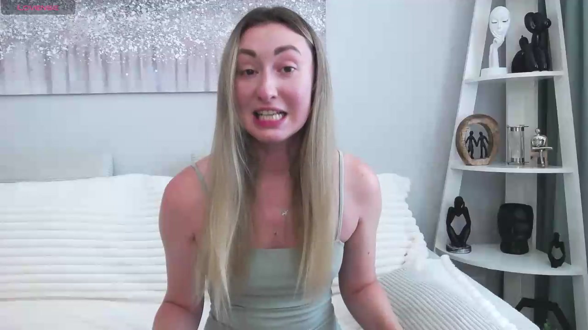 Gallery image thumbnail from Veronica_4u's myfreecams stream on, 08/29/2026, 11:04 image 11 of 20