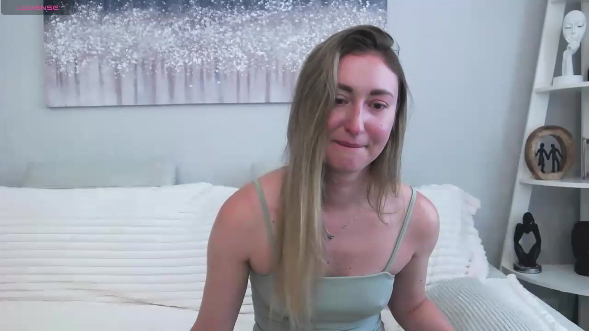 Gallery image thumbnail from Veronica_4u's myfreecams stream on, 08/29/2026, 12:28 image 13 of 20